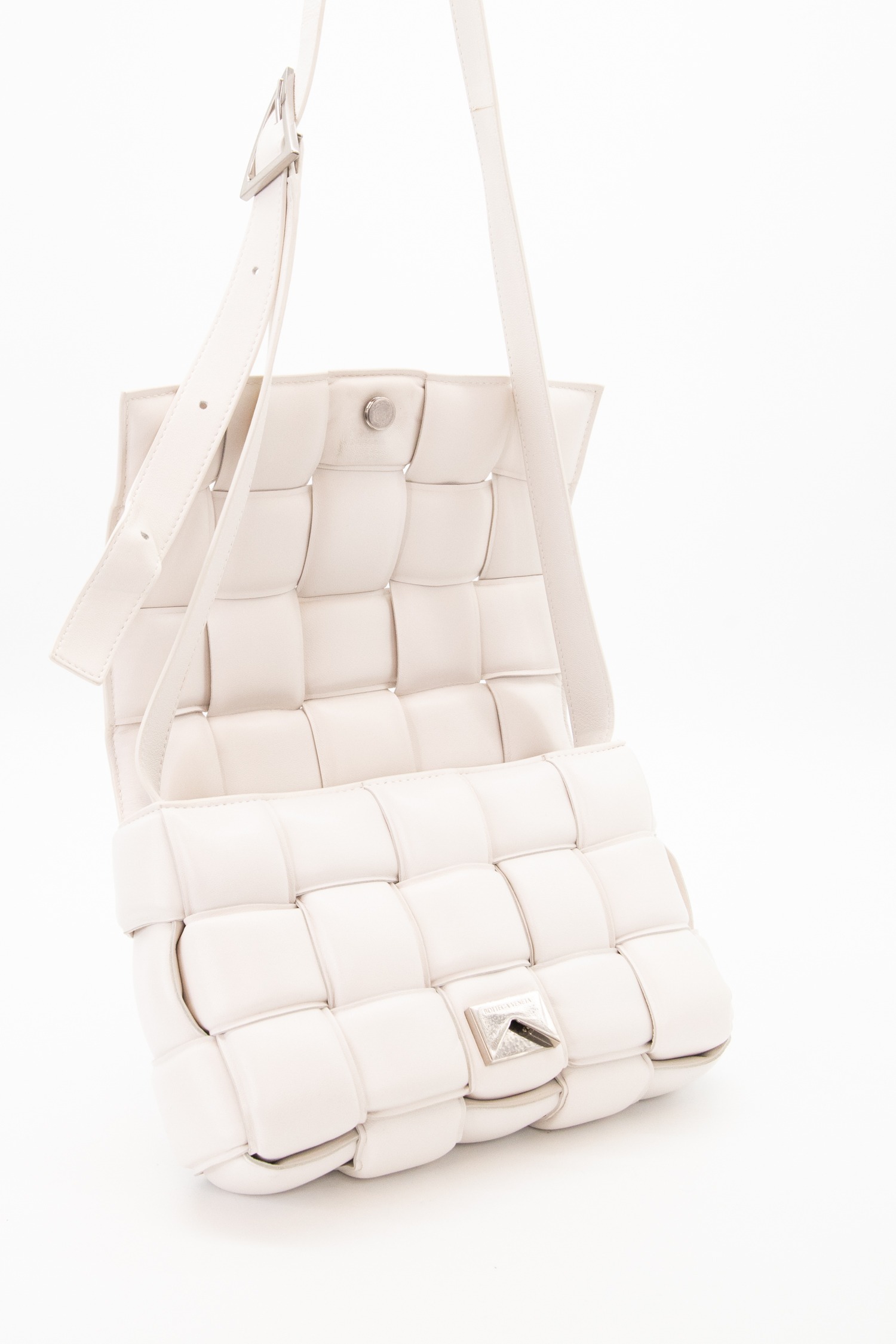 Bottega Veneta "Padded Cassete" Umhängetasche in Ecru