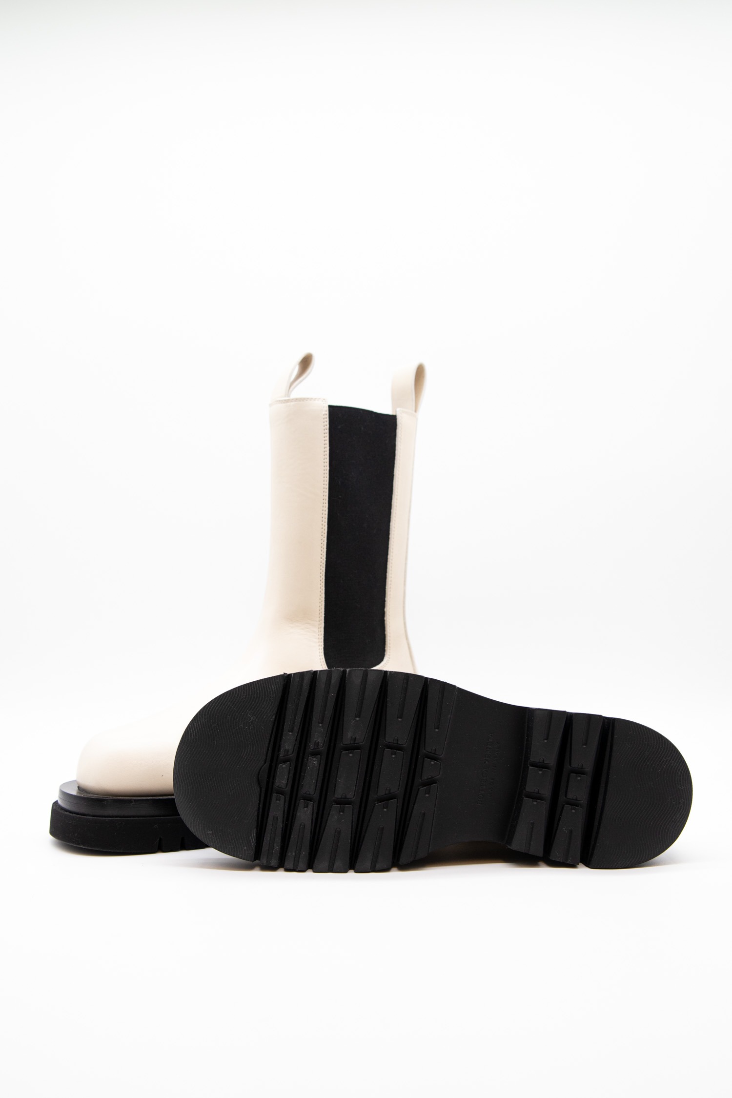 Bottega Veneta "Tire" Chelsea Boots in Ecru