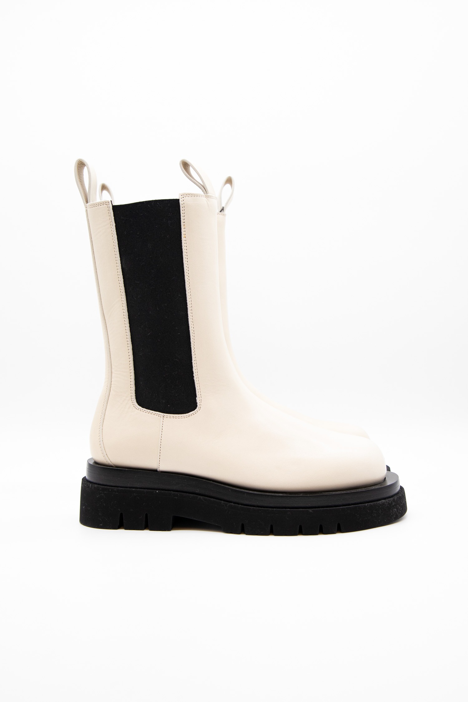Bottega Veneta "Tire" Chelsea Boots in Ecru