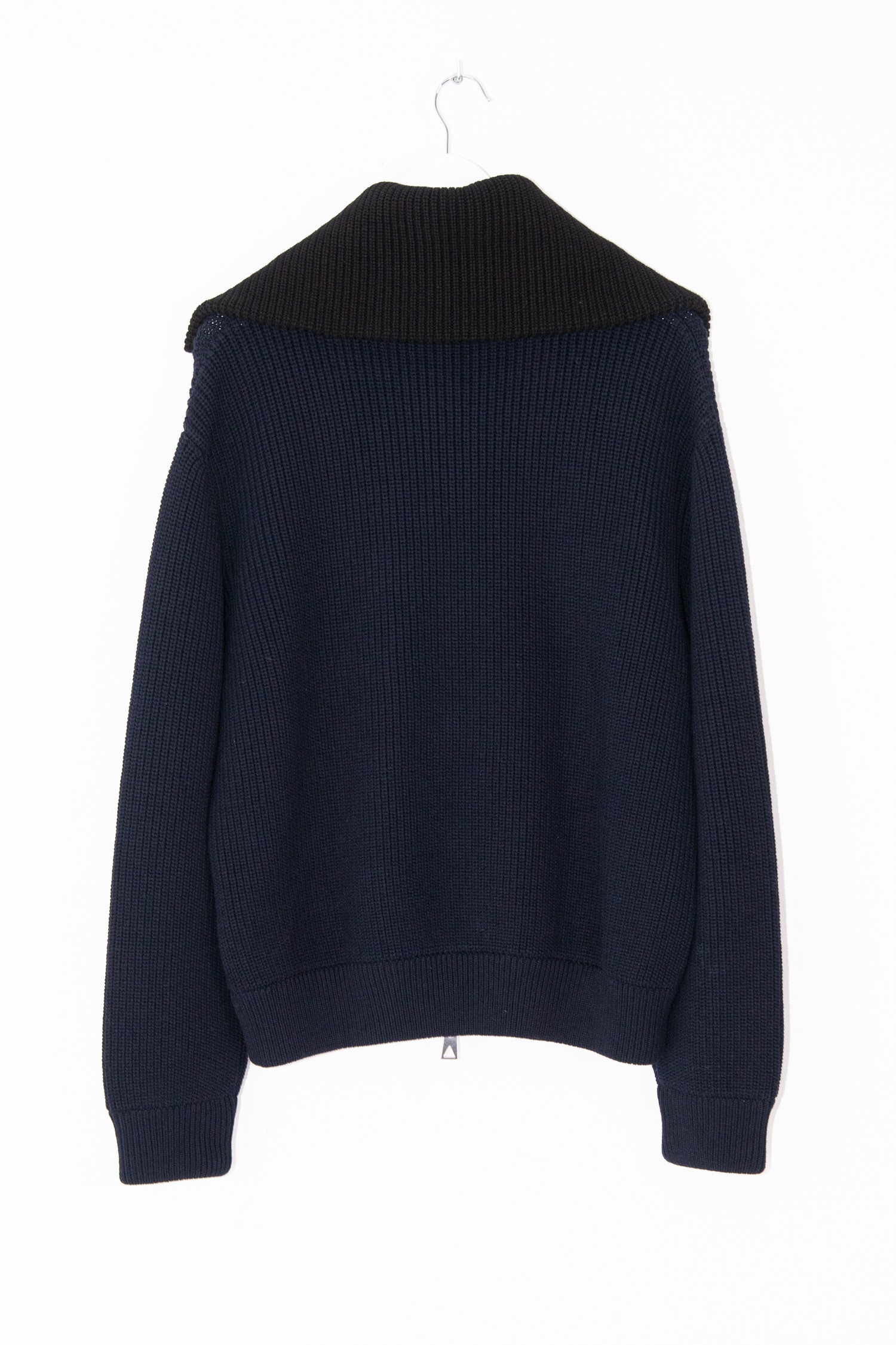 Bottega Veneta Strickjacke in Dunkelblau und Schwarz