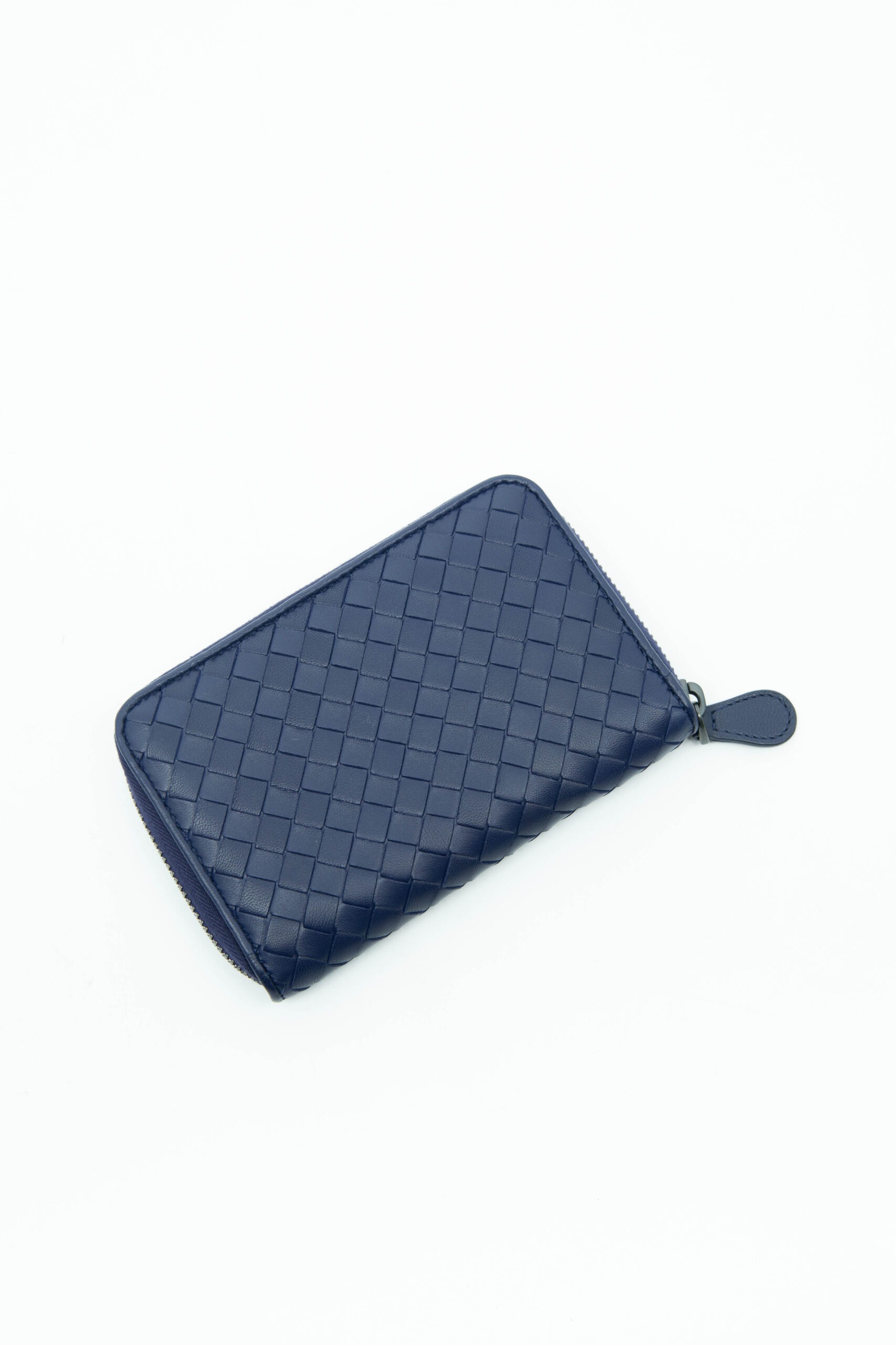 Bottega Veneta "Intrecciato Zip-Around" Portemonnaie in Dunkelblau