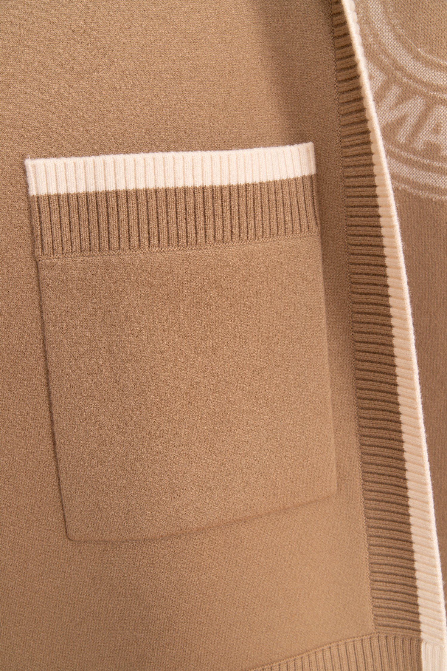 Burberry Cape mit Kapuze in Beige