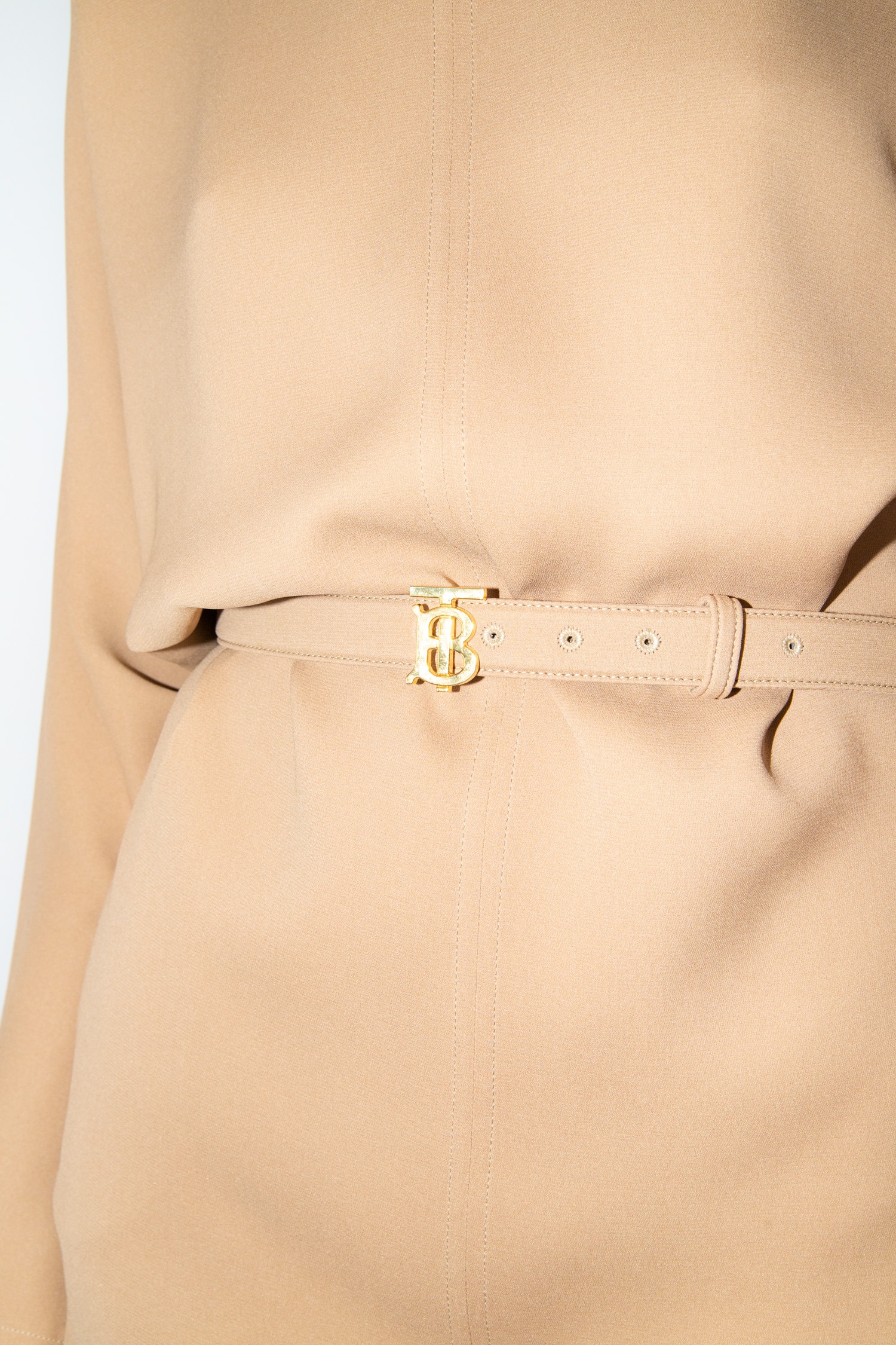 Burberry fließendes Kleid mit Gürtel in Camel-Braun