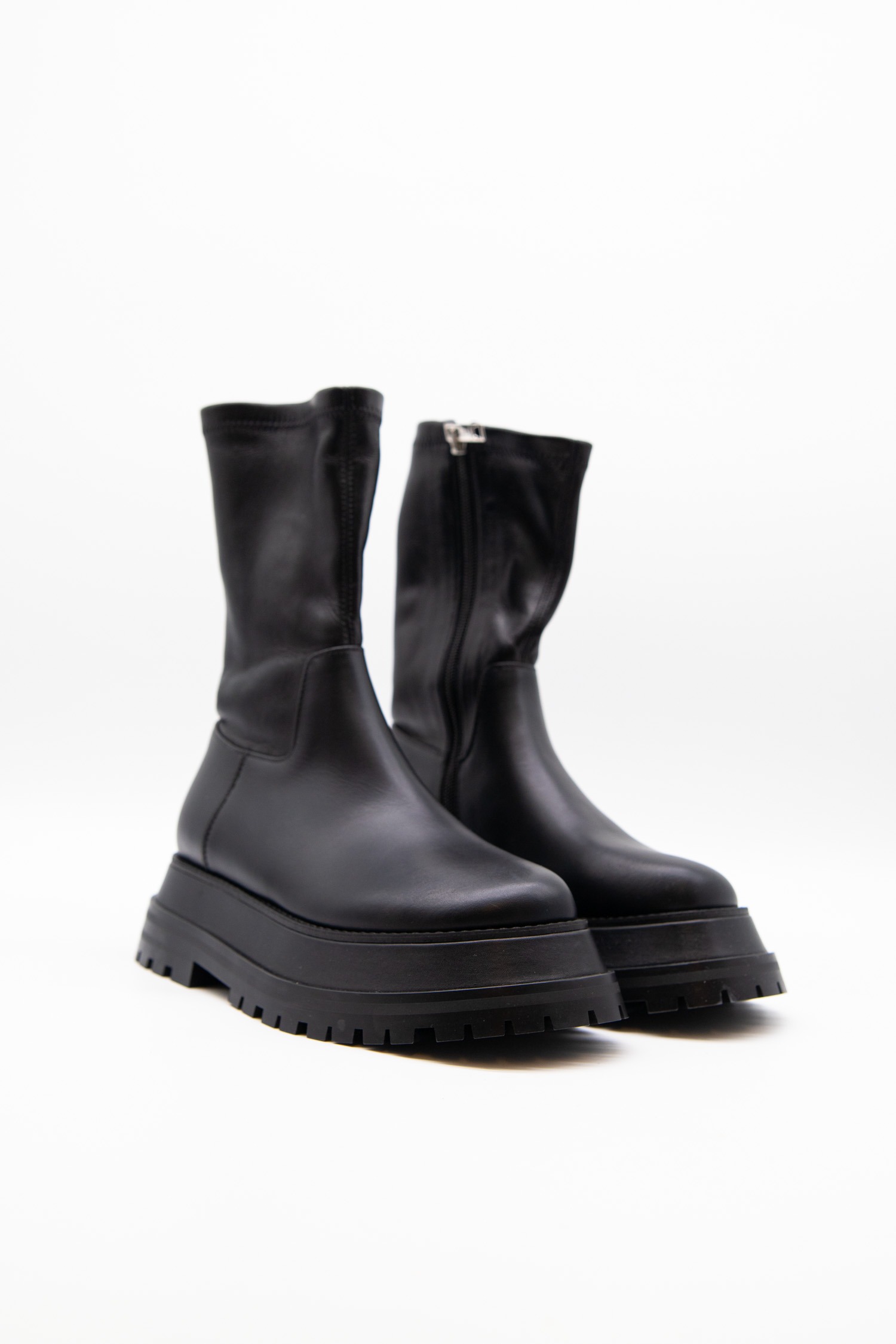 Burberrry Ankle Boot mit engem Schaft in Schwarz