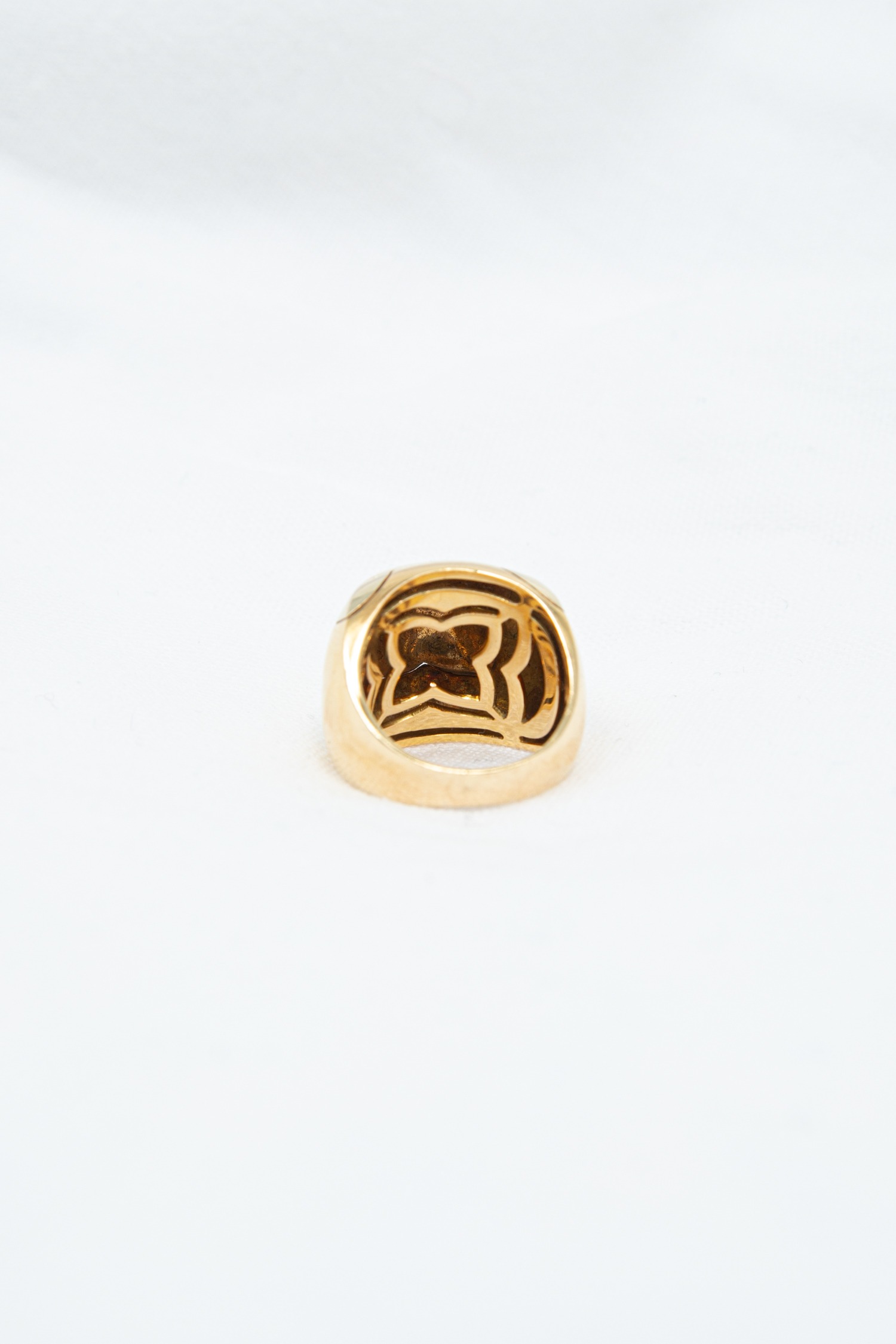 Bvlgari "Pyramid" Ring 750 Karat Gold