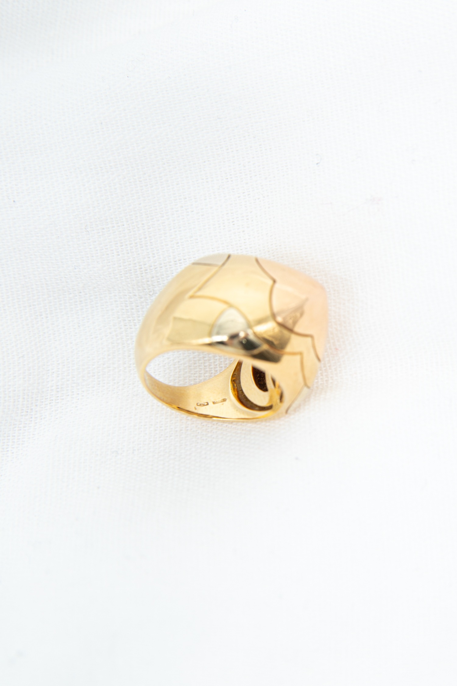 Bvlgari "Pyramid" Ring 750 Karat Gold