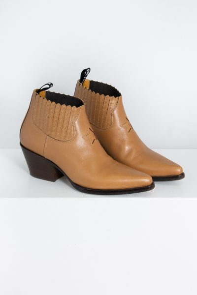 Chistian Dior Ankle Boots mit Stern Cutout