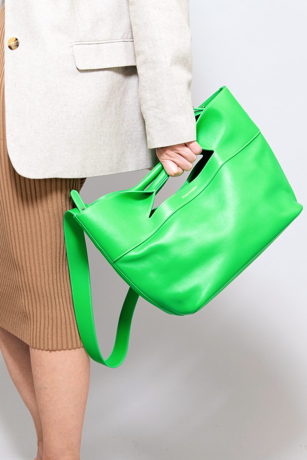 Alexander McQueen "The Bow" Handtasche in Grün