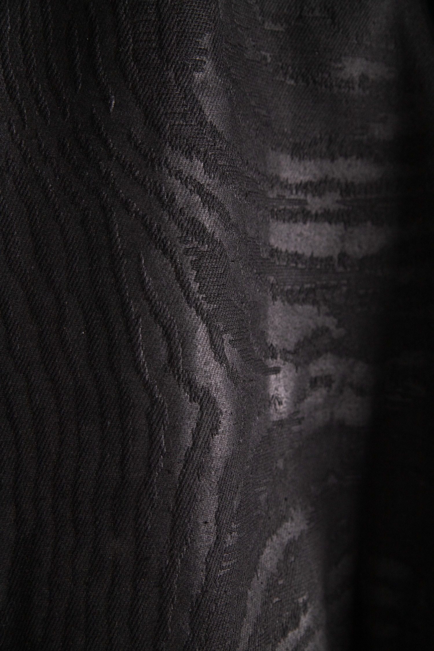 Thumbnail of http://AM%20Couture%20Bomberjacke%20mit%20dezentem%20Zebramuster%20in%20Schwarz