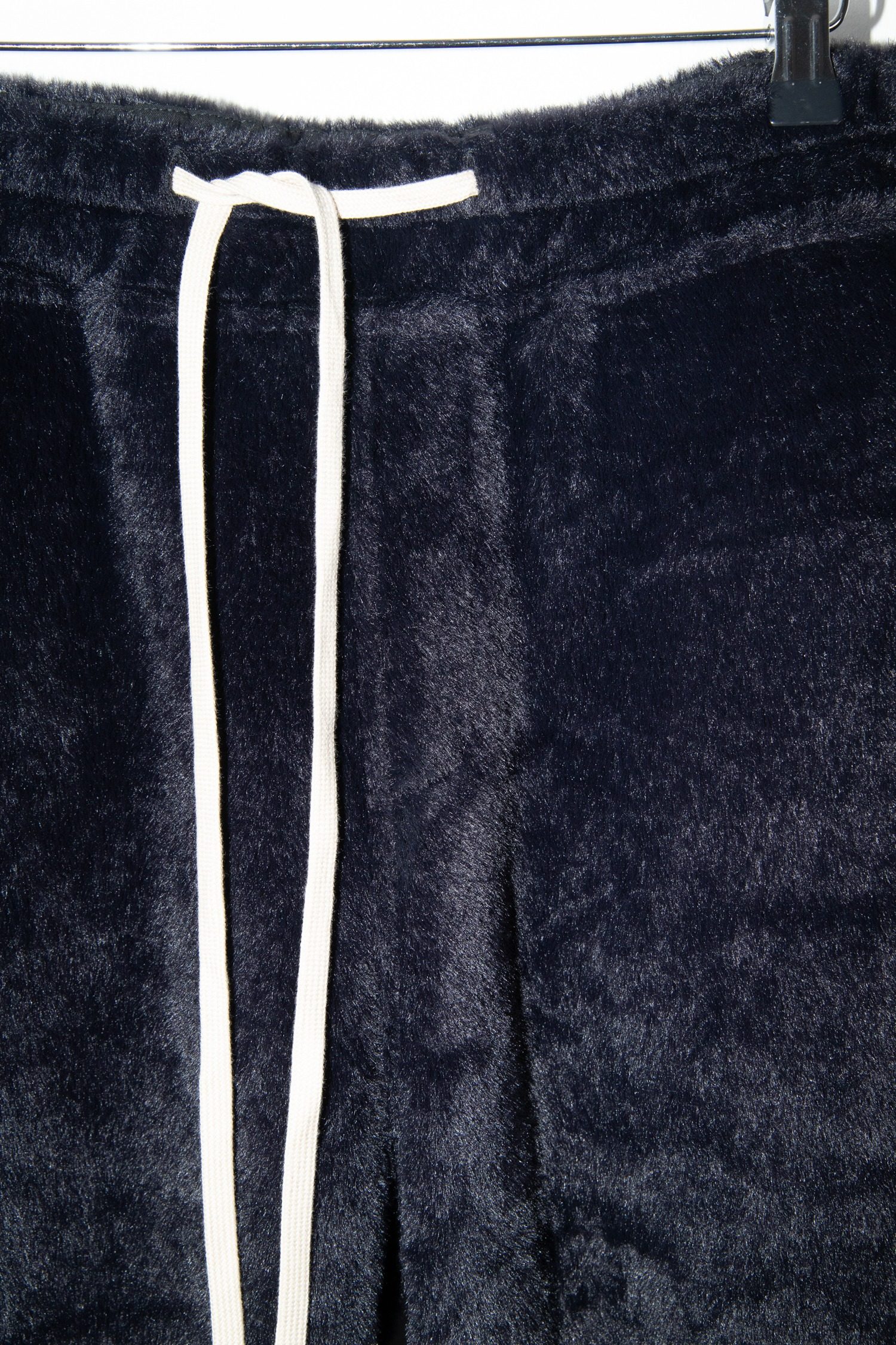 Thumbnail of http://AM%20Couture%20Herren%20Hose%20aus%20Webpelz%20in%20Schwarz