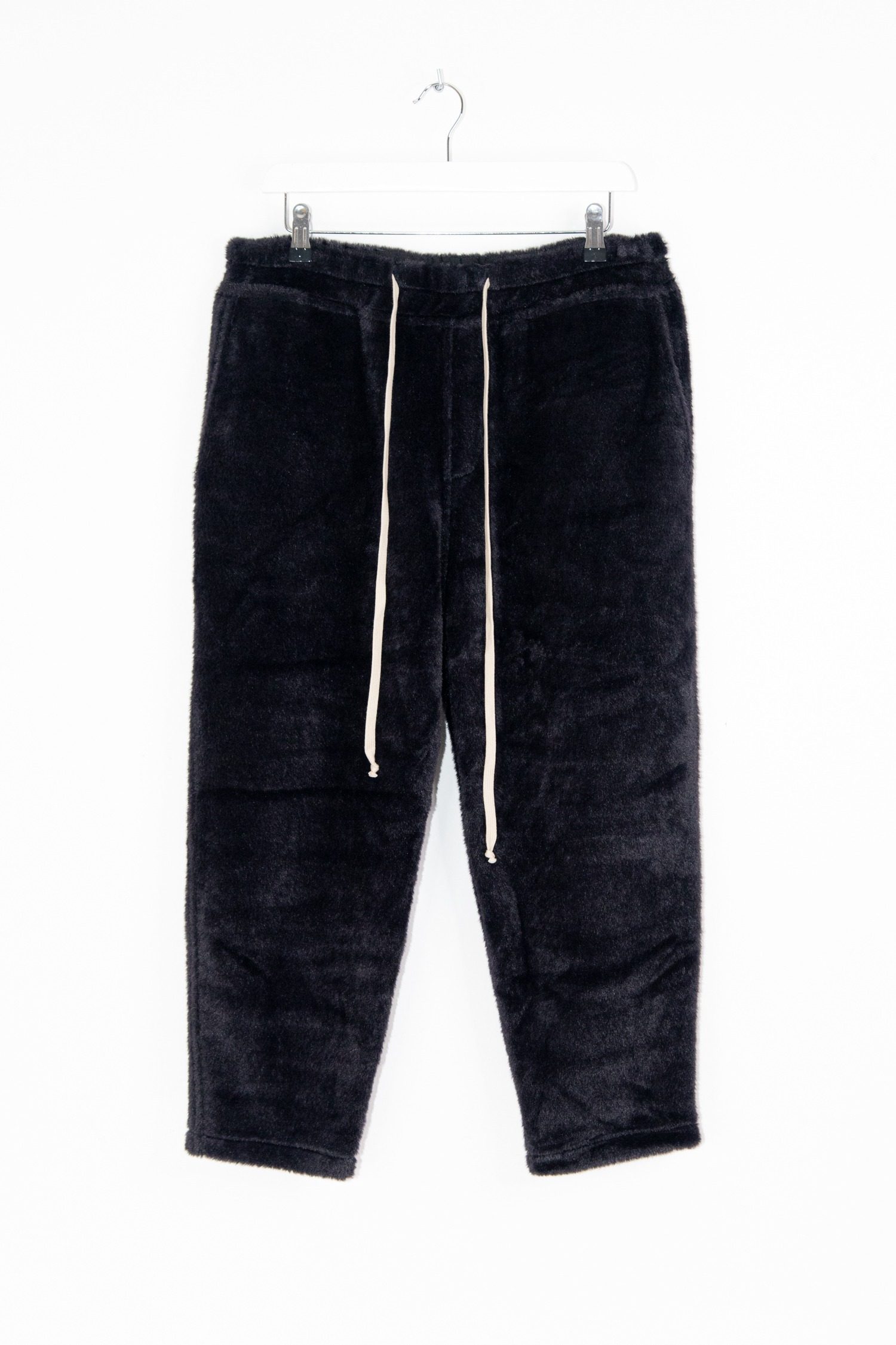 Thumbnail of http://AM%20Couture%20Herren%20Hose%20aus%20Webpelz%20in%20Schwarz