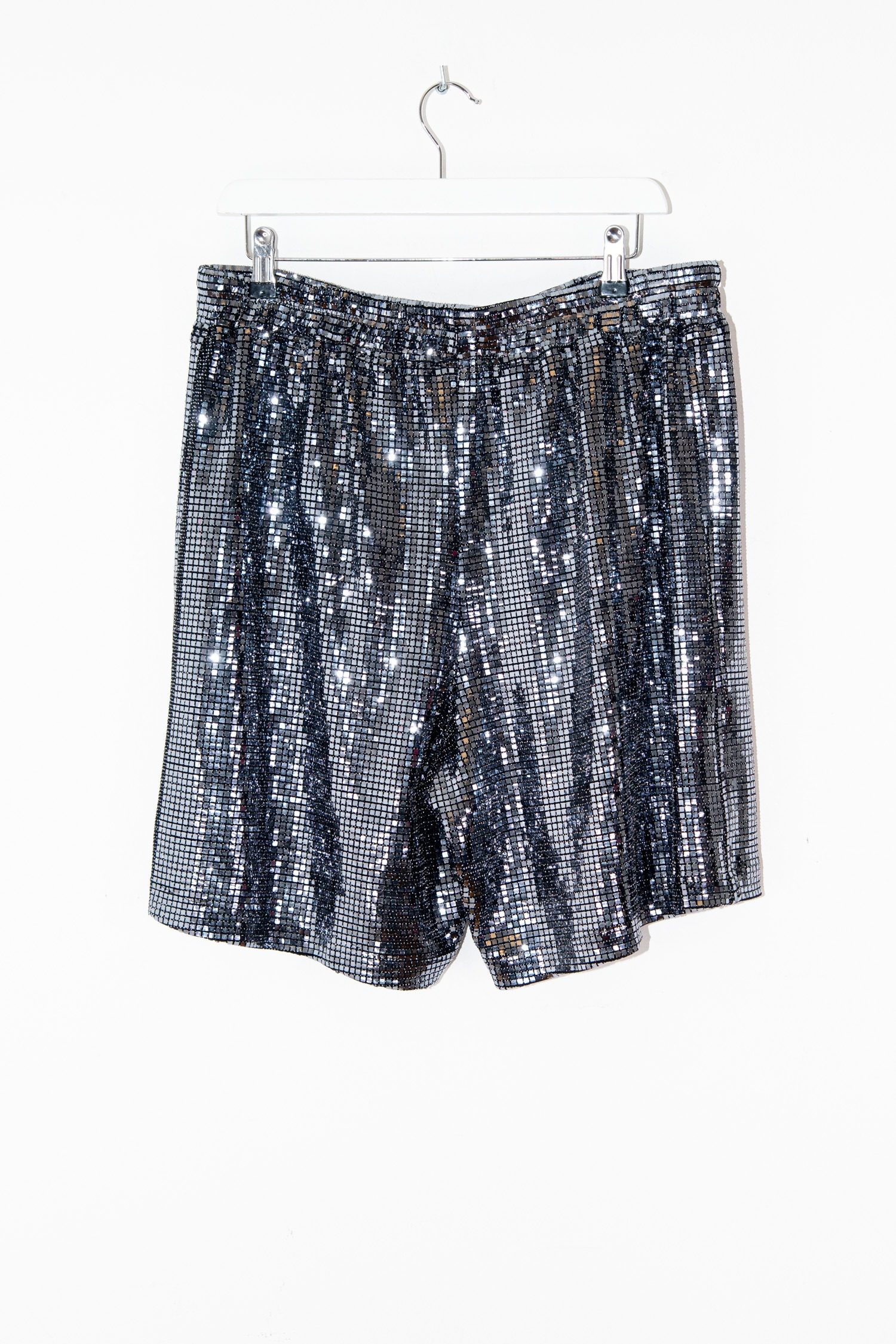 Thumbnail of http://A.%20M.%20Couture%20Shorts%20mit%20Pailletten%20in%20Silber