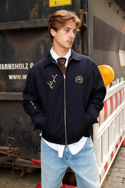 Aḍish "Wardat" Jacke mit Tatreez Stickerei in Schwarz