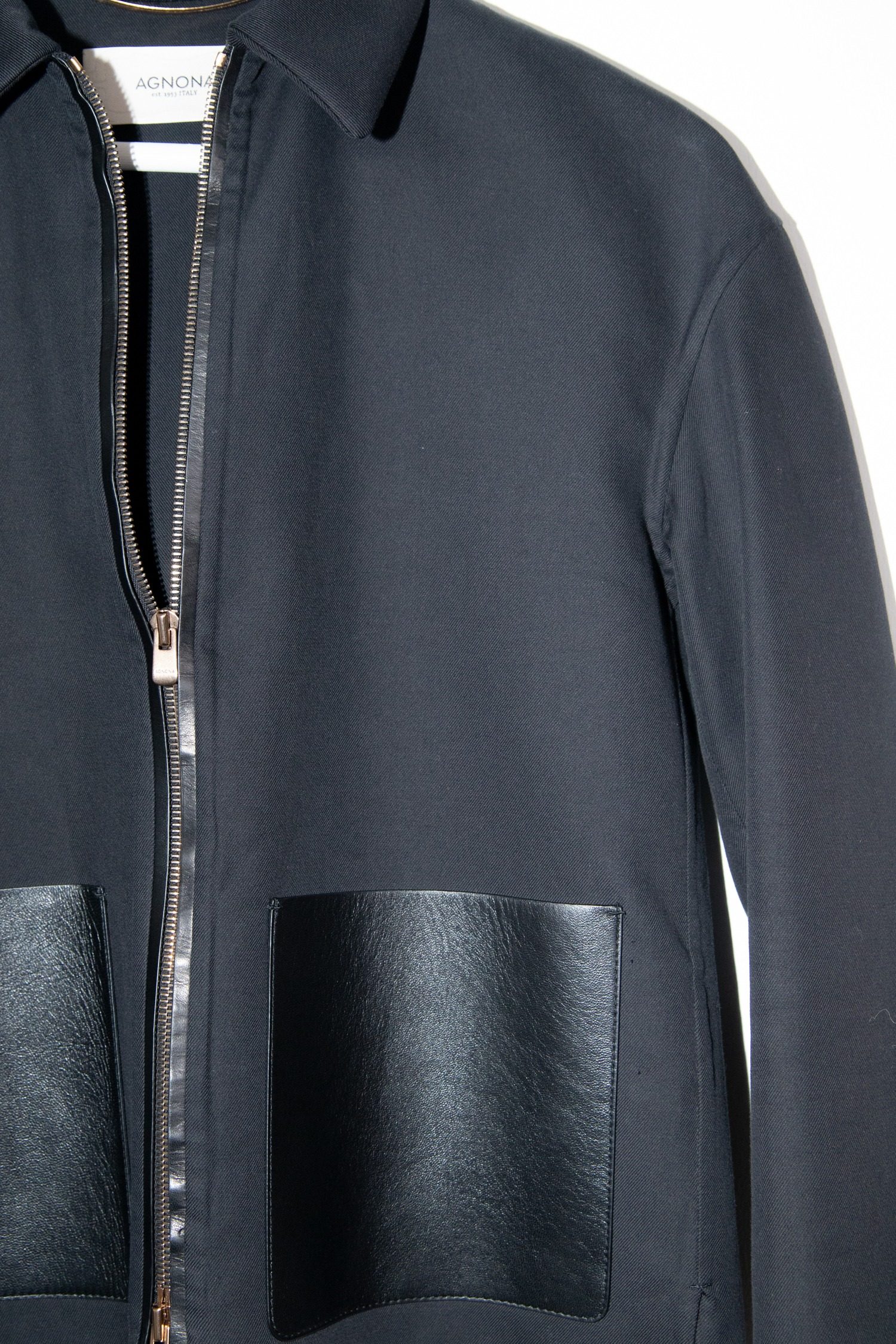 Thumbnail of http://Agnona%20Jacke%20in%20Dunkelblau%20und%20Schwarz