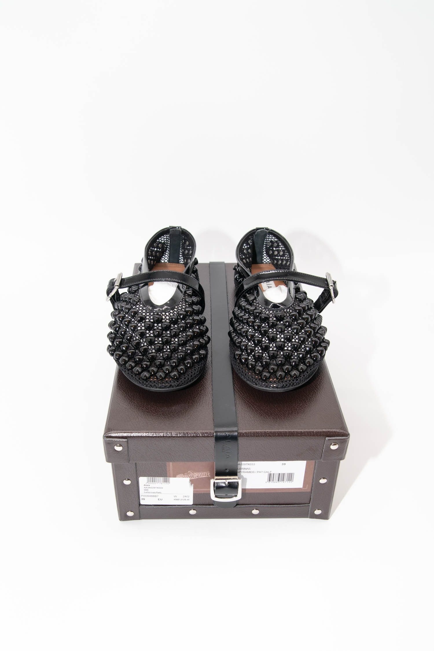 Thumbnail of http://Alaïa%20Ballerinas%20mit%20Pyramidennieten%20in%20Schwarz