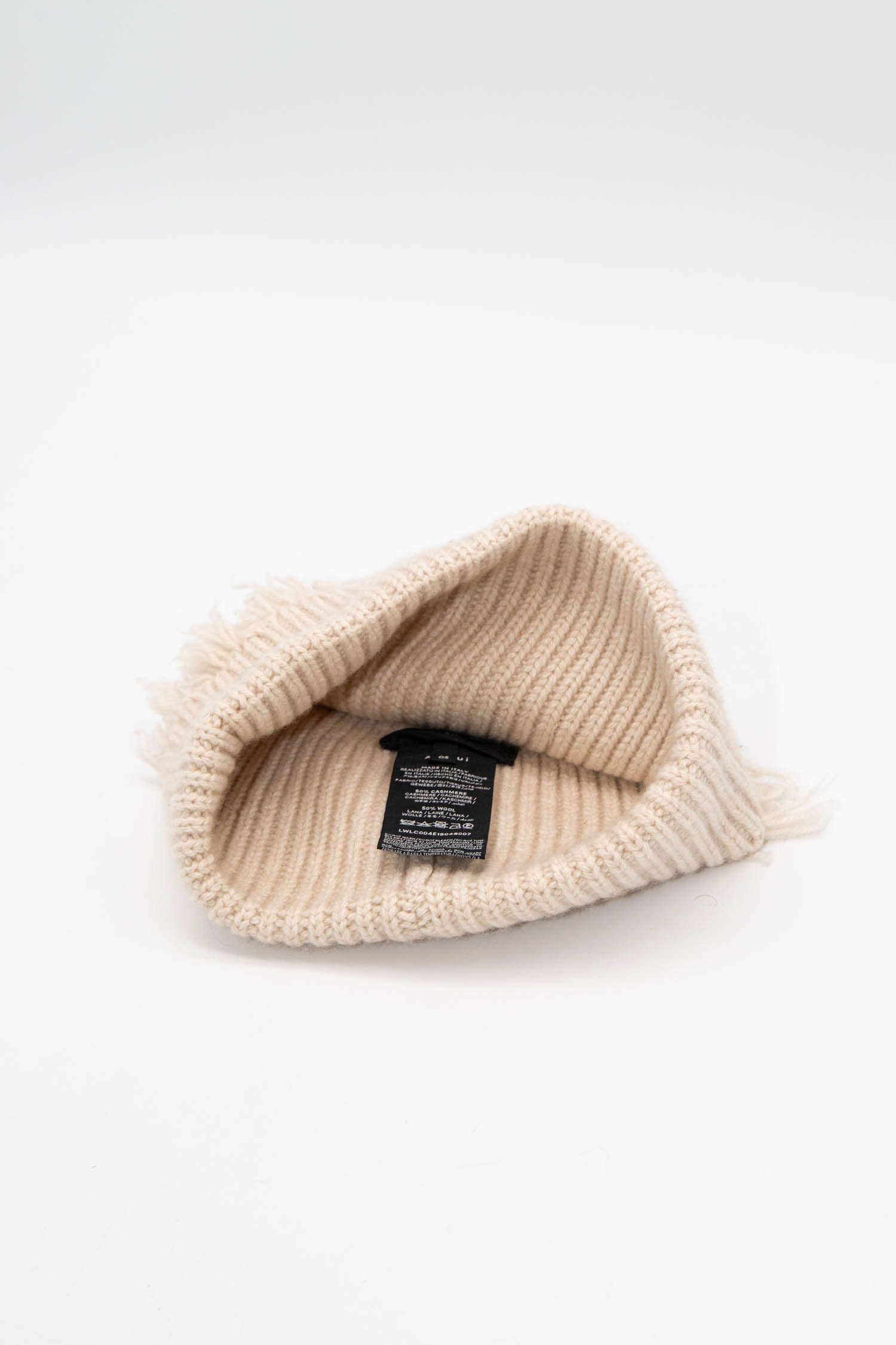 Thumbnail of http://Alanui%20Beanie%20mit%20Fransen%20in%20Hellbeige