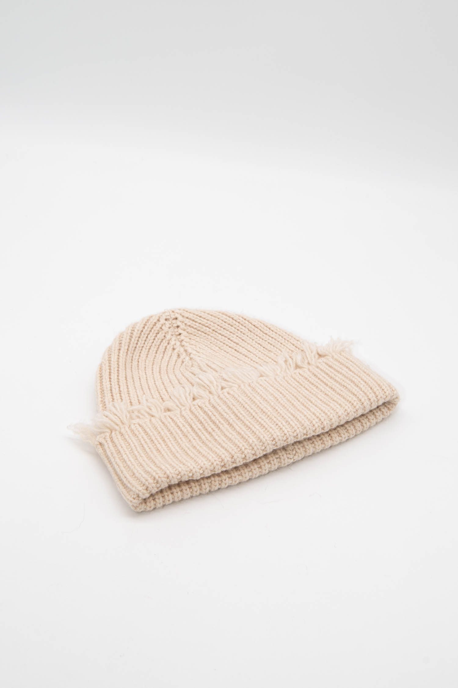 Alanui Beanie mit Fransen in Hellbeige