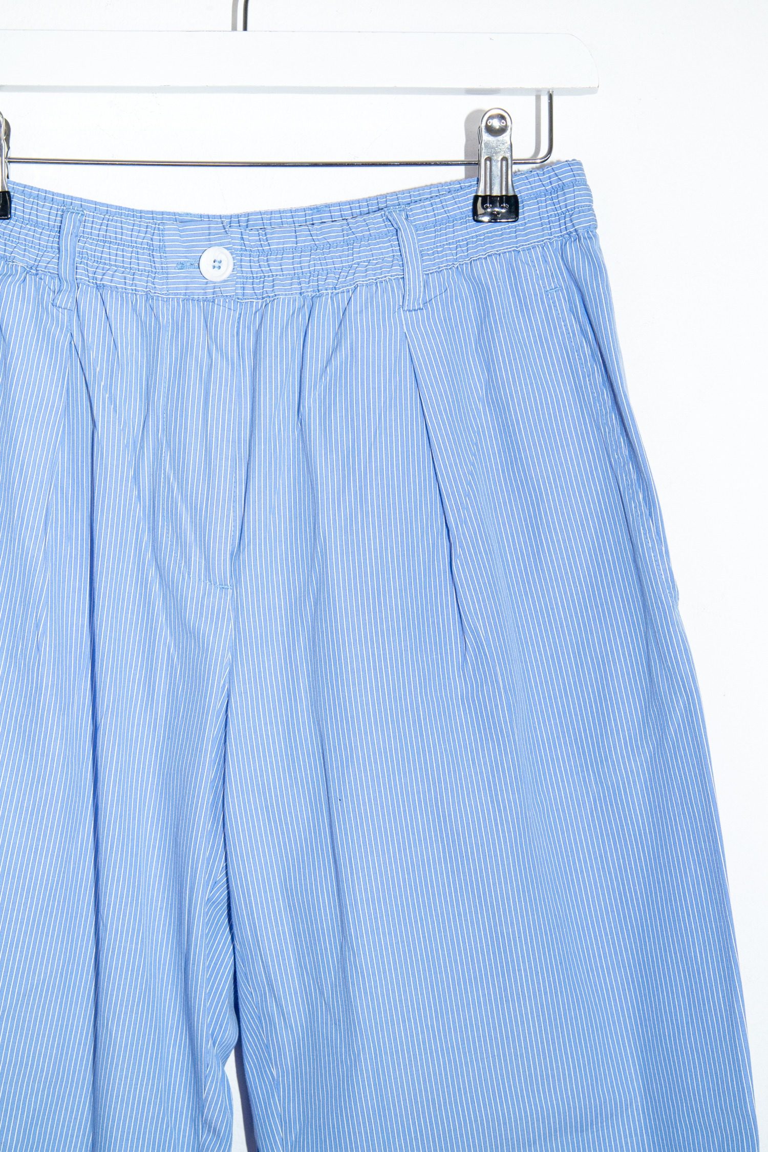 Thumbnail of http://Aspesi%20Hose%20mit%20Streifen%20in%20Hellblau%20und%20Weiß