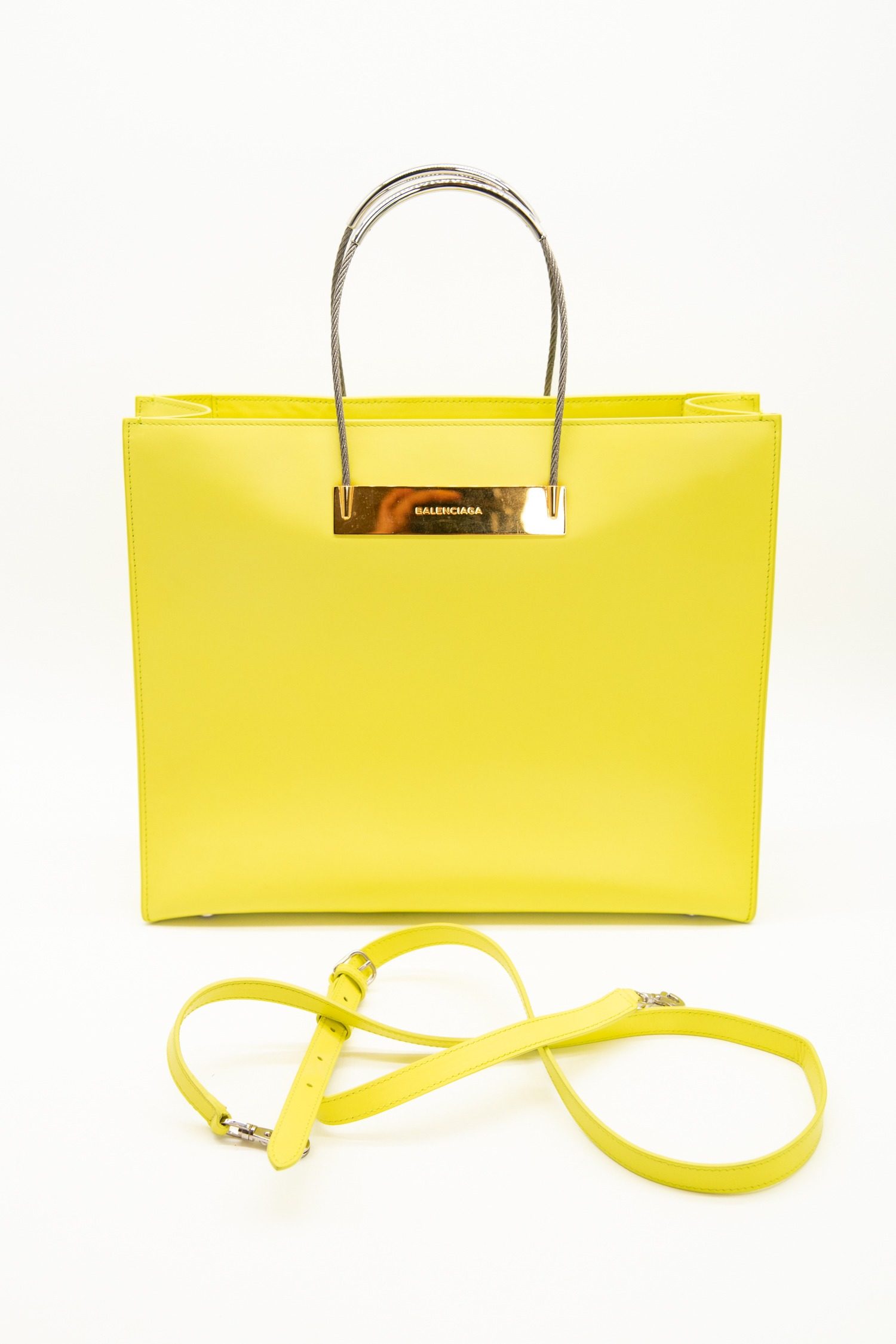 Thumbnail of http://Balenciaga%20Cable%20Shopper%20Small%20in%20Gelb