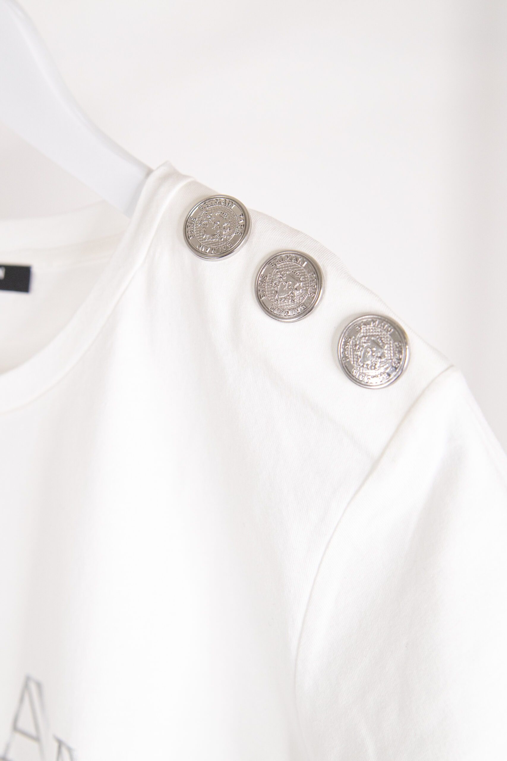 Thumbnail of http://Balmain%20T-Shirt%20in%20Weiß%20und%20Silber