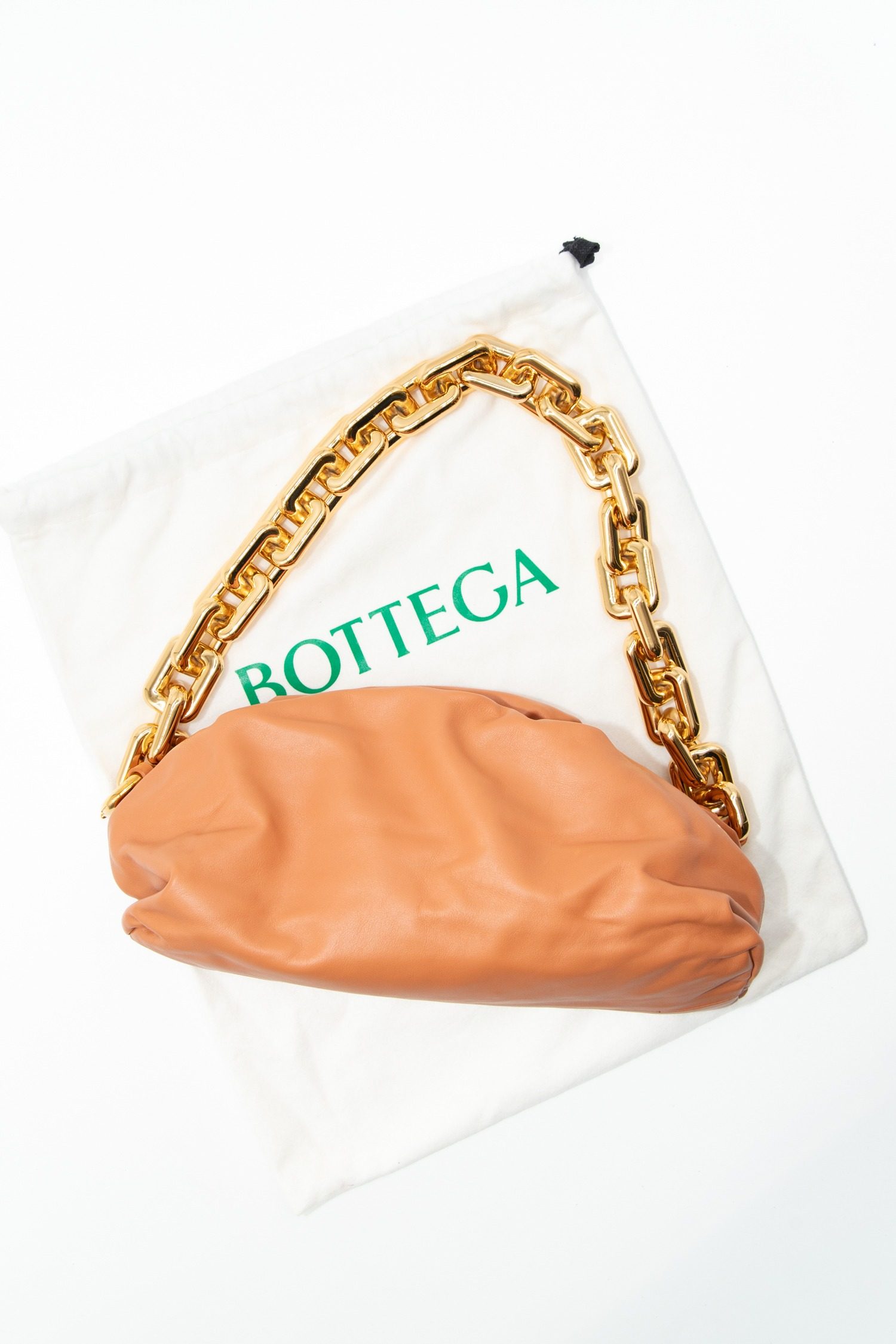 Thumbnail of http://Bottega%20Veneta%20Chain%20Pouch%20Schultertasche%20in%20Cognac