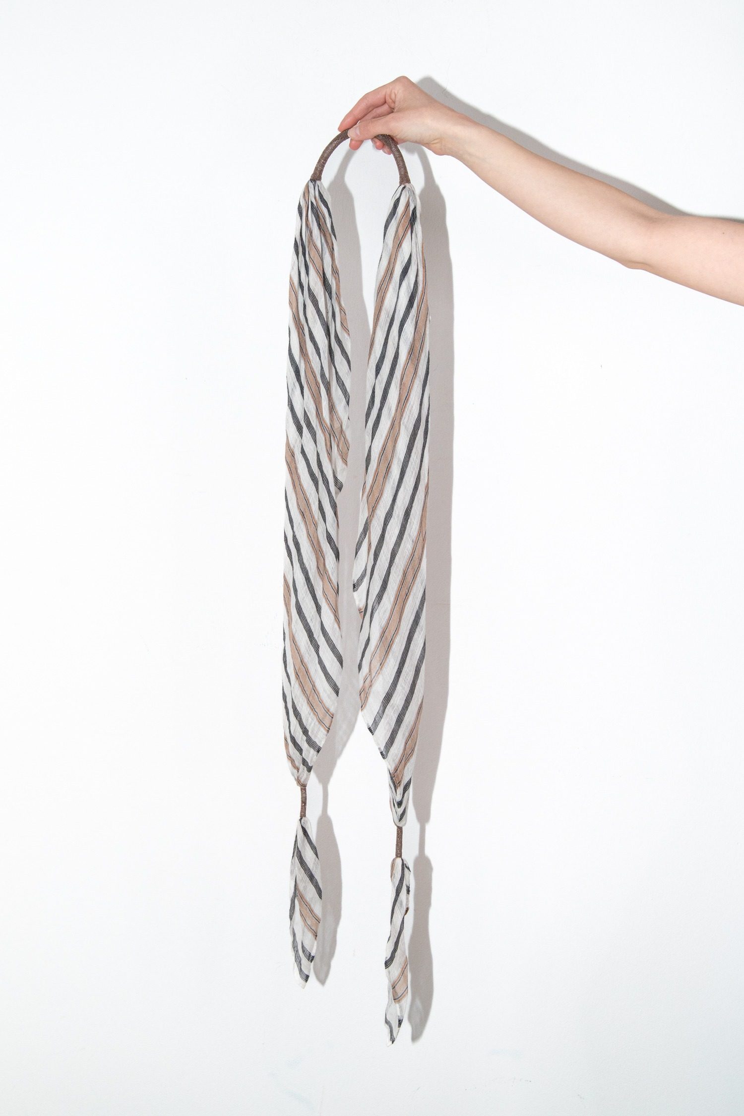 Thumbnail of http://Brunello%20Cucinelli%20Leinen-Schal%20gestreift%20mit%20Ketten