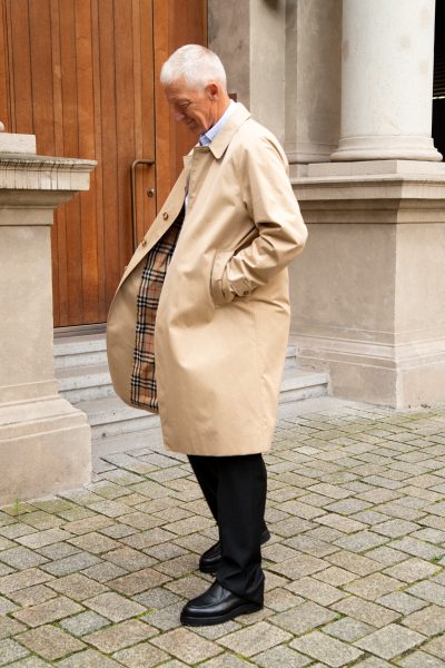 Burberry langer Trenchcoat "Camden" in Hellbeige