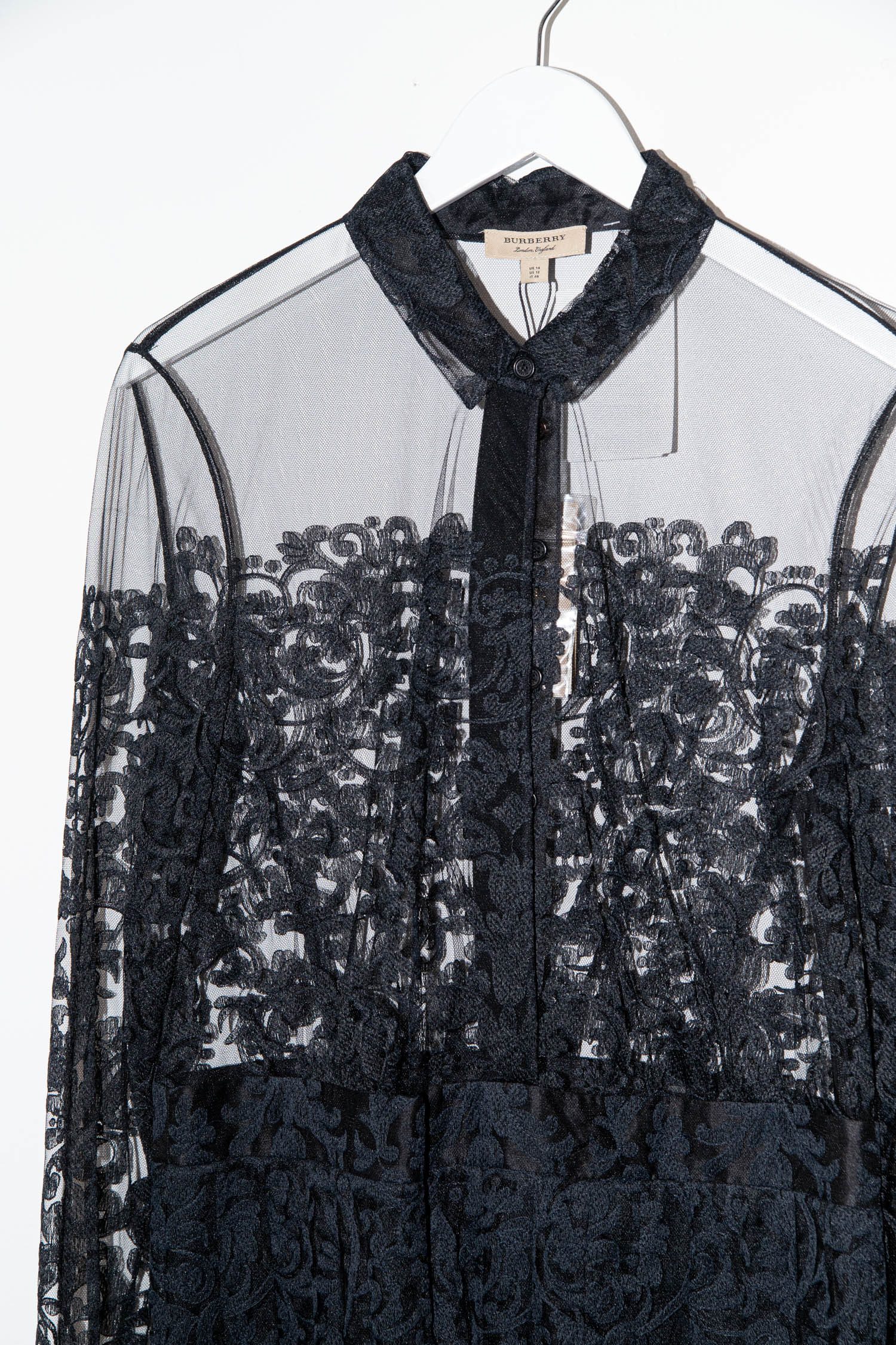 Burberry Kleid aus Spitze in Schwarz