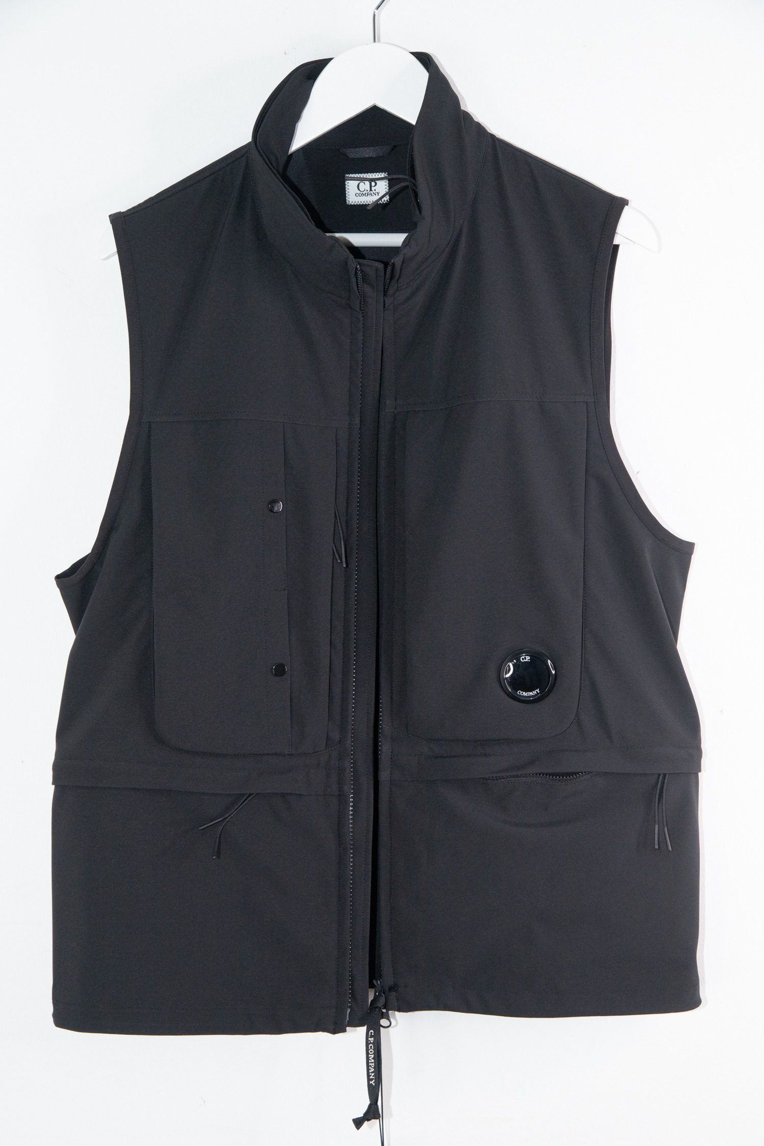 Thumbnail of http://C.P.%20Company%20Shell-R%20Weste%20in%20Schwarz