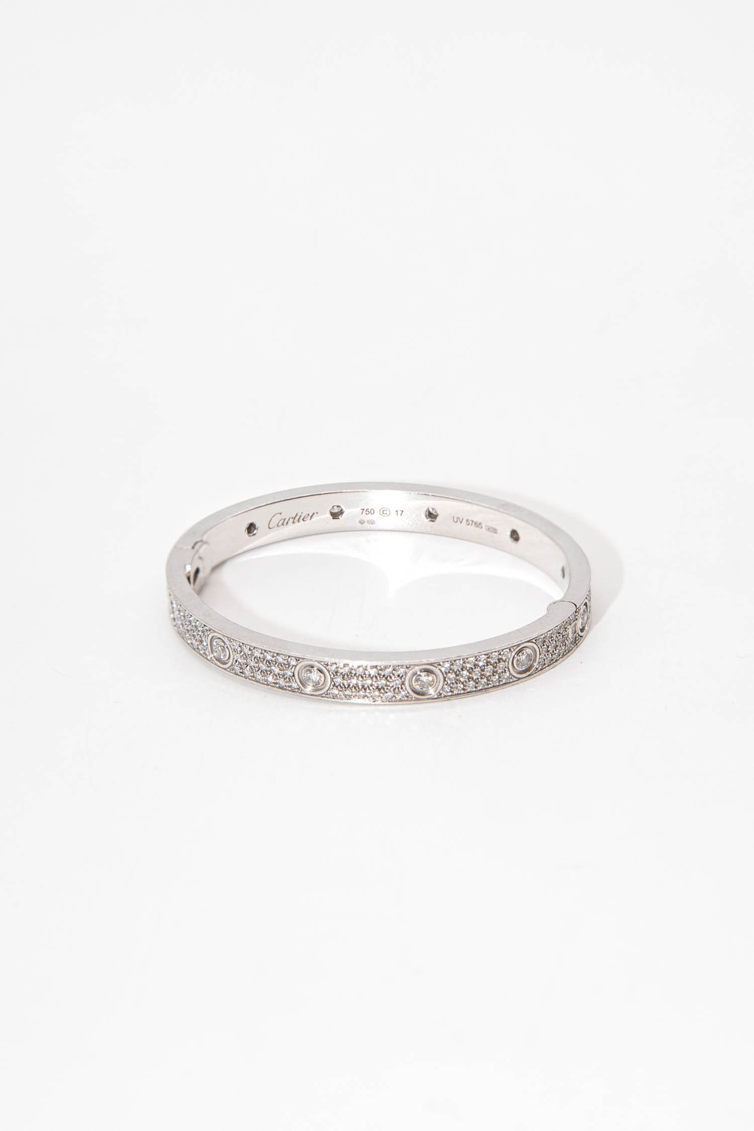 Thumbnail of http://Cartier%20Love%20Armreif%20mit%20Diamanten