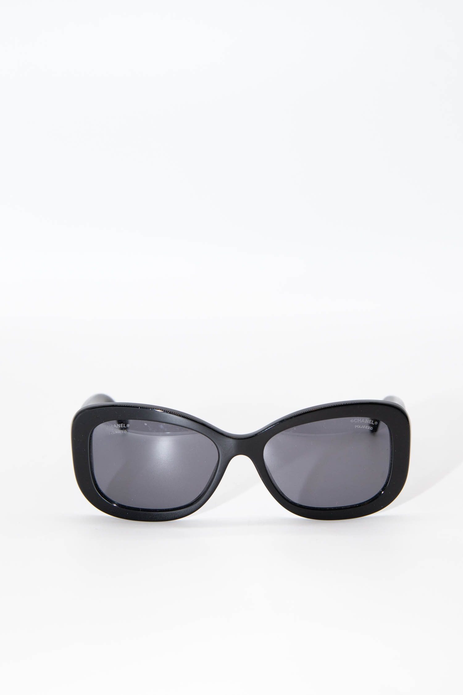 Thumbnail of http://Chanel%20Sonnenbrille%20in%20Schwarz%20und%20Gold