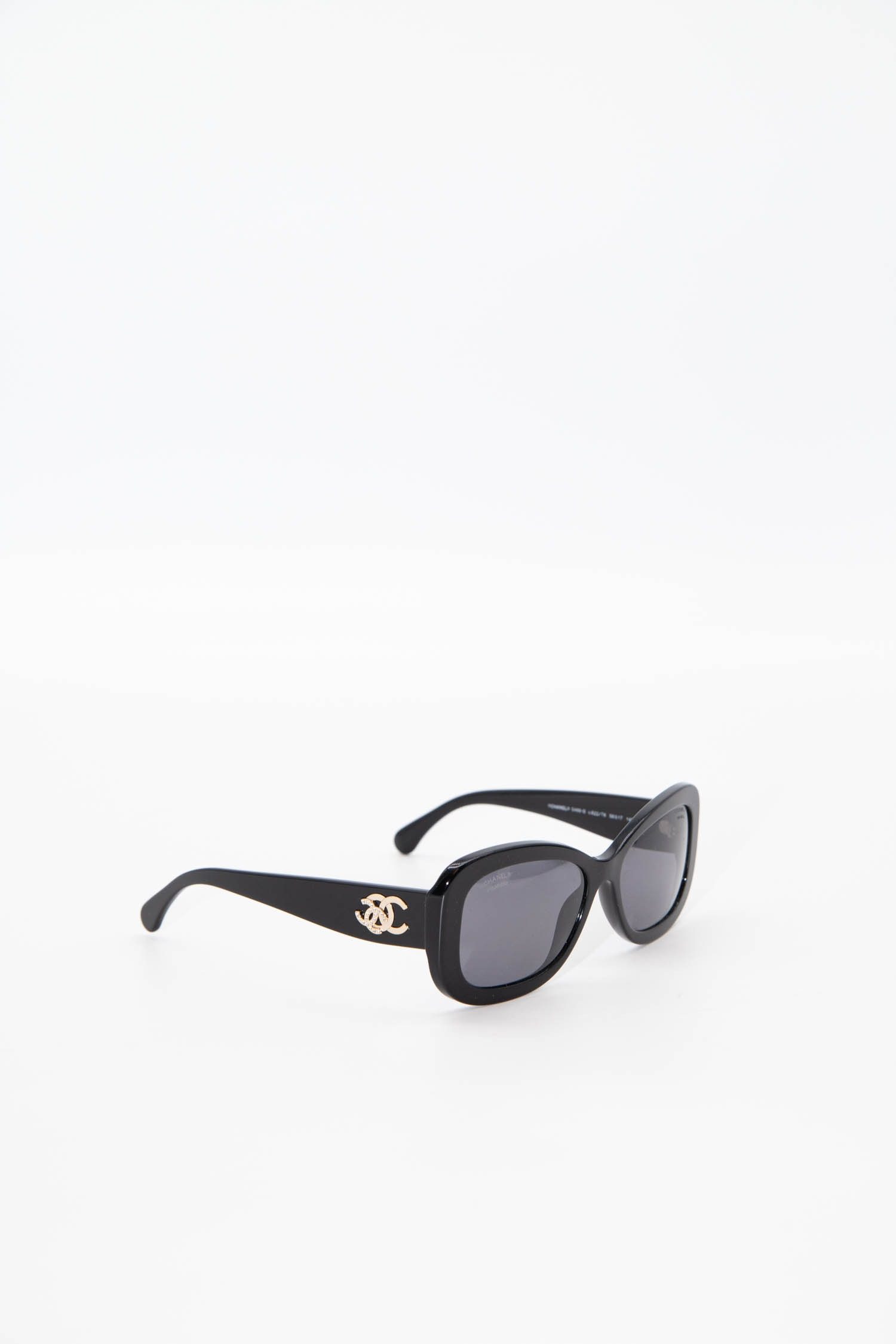 Thumbnail of http://Chanel%20Sonnenbrille%20in%20Schwarz%20und%20Gold