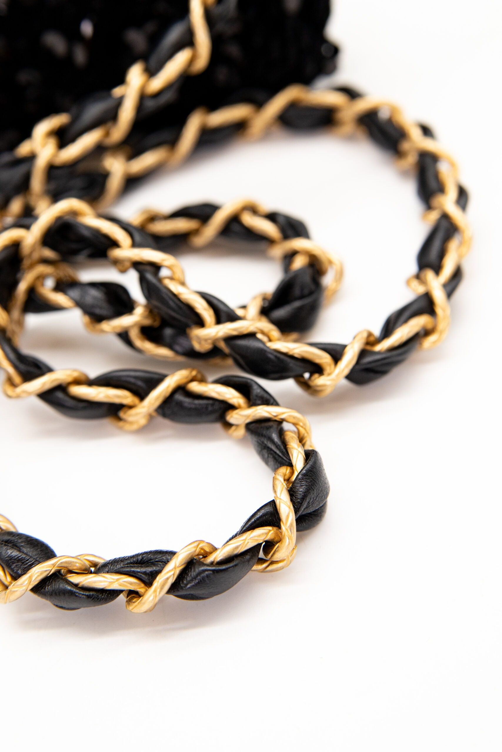 Thumbnail of http://Chanel%20Bow%20Frame%20Clutch%20Umhängetasche%20mit%20Pailletten