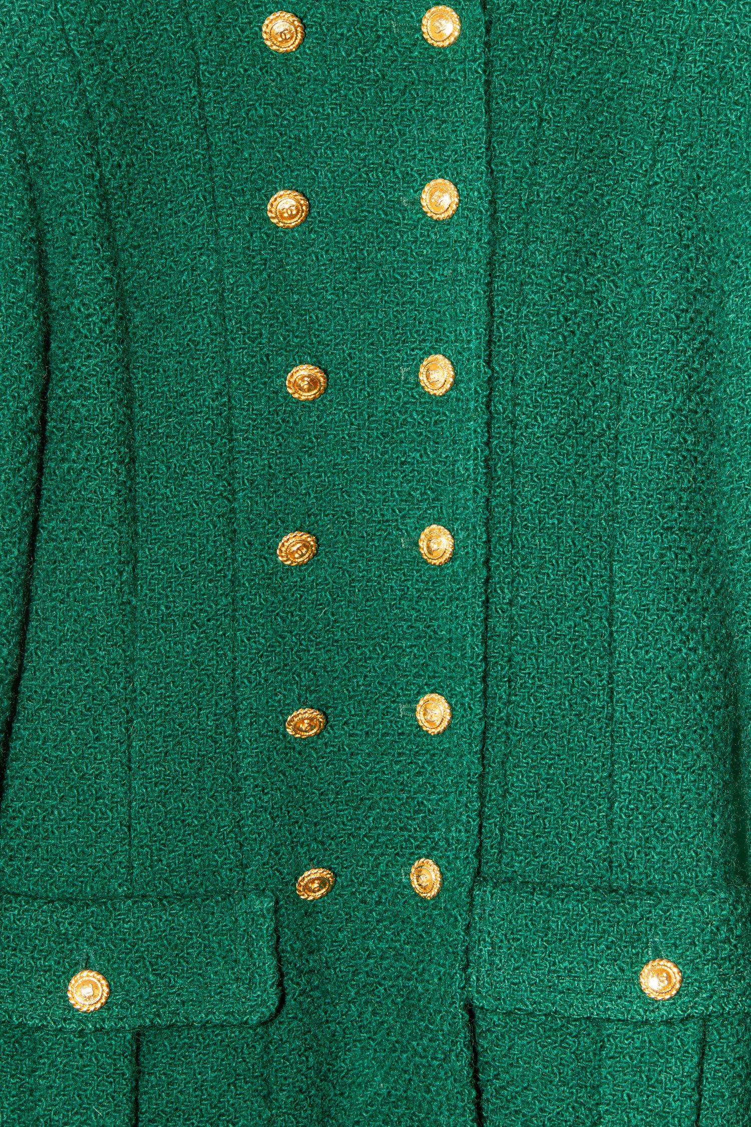 Chanel Vintage Jacke aus Bouclé in Dunkelgrün