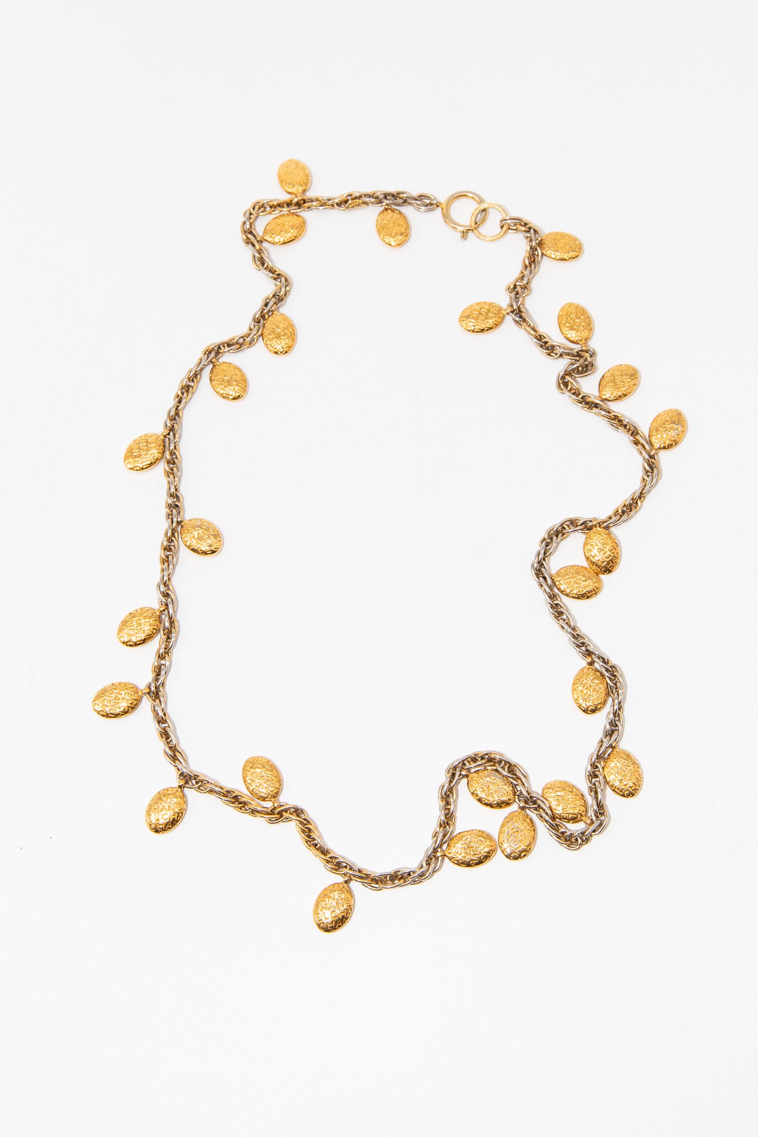 Chanel Vintage Halskette mit Kaffeebohnen-Anhängern in Gold