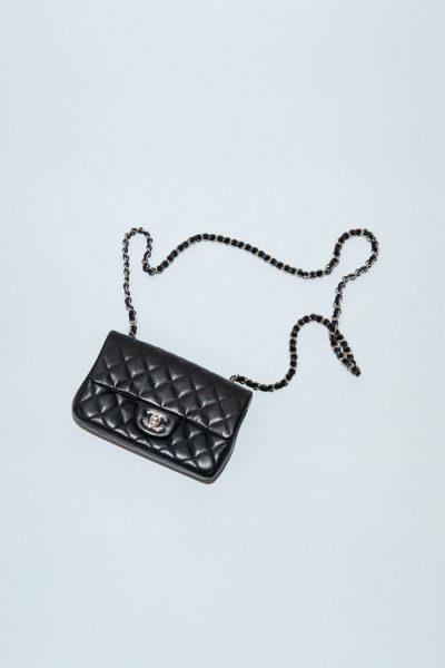 Chanel „Timeless Flap Bag Mini“ in Schwarz und Silber