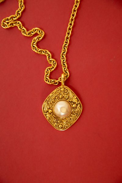 Chanel Vintage Halskette in Gold und Ecru