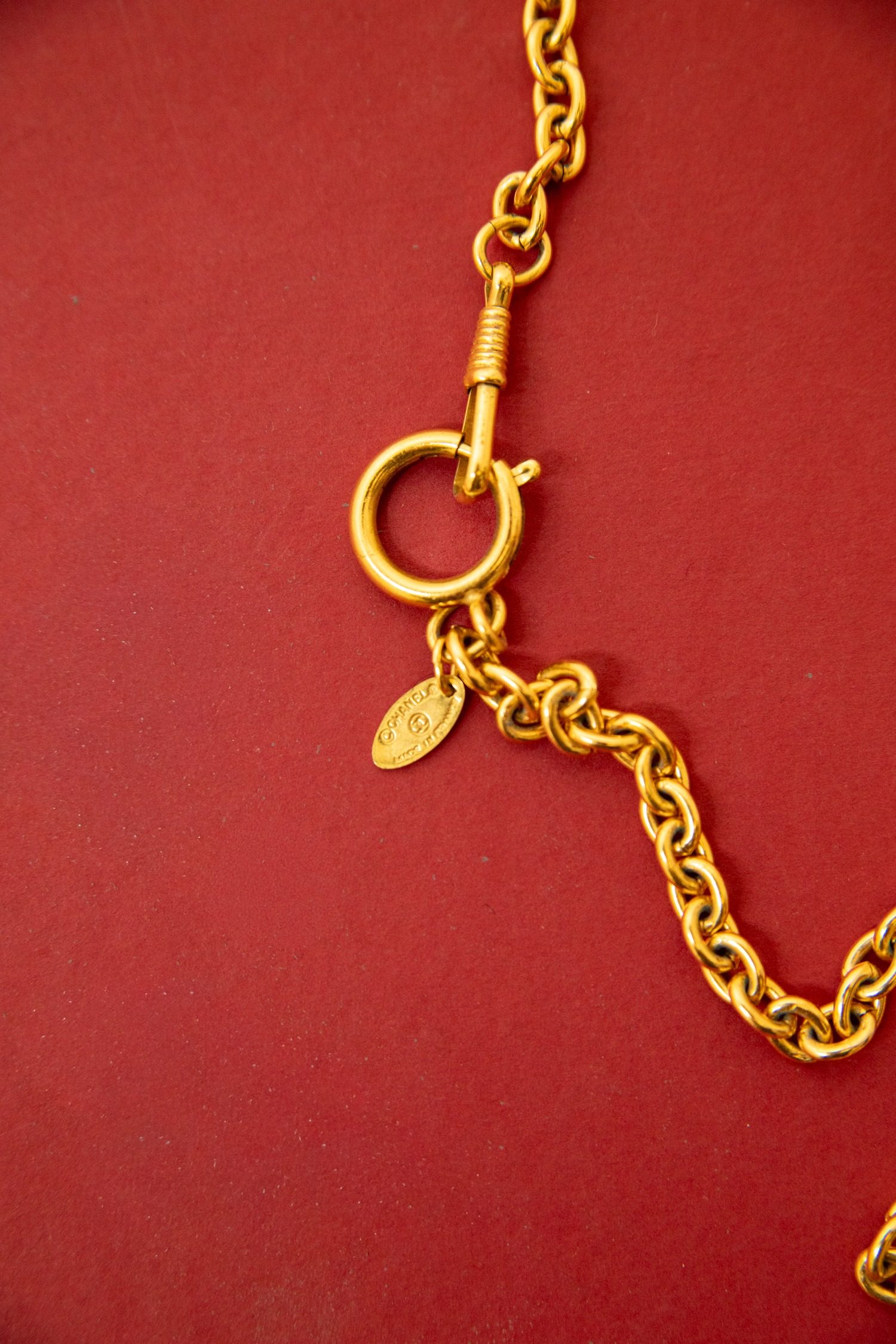 Thumbnail of http://Chanel%20Vintage%20Halskette%20in%20Gold%20und%20Ecru