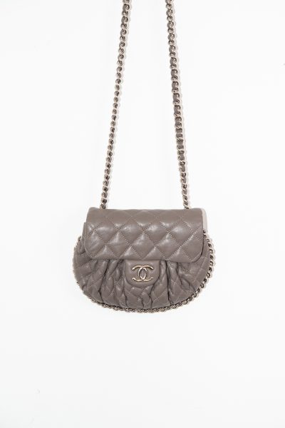Chanel "Quilted Chain Around" Umhängetasche in Taupe