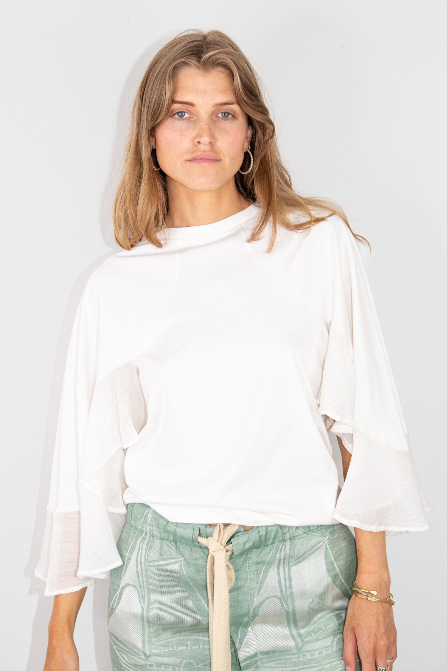 Thumbnail of http://Chloé%20T-Shirt%20mit%20Volants%20in%20Weiß