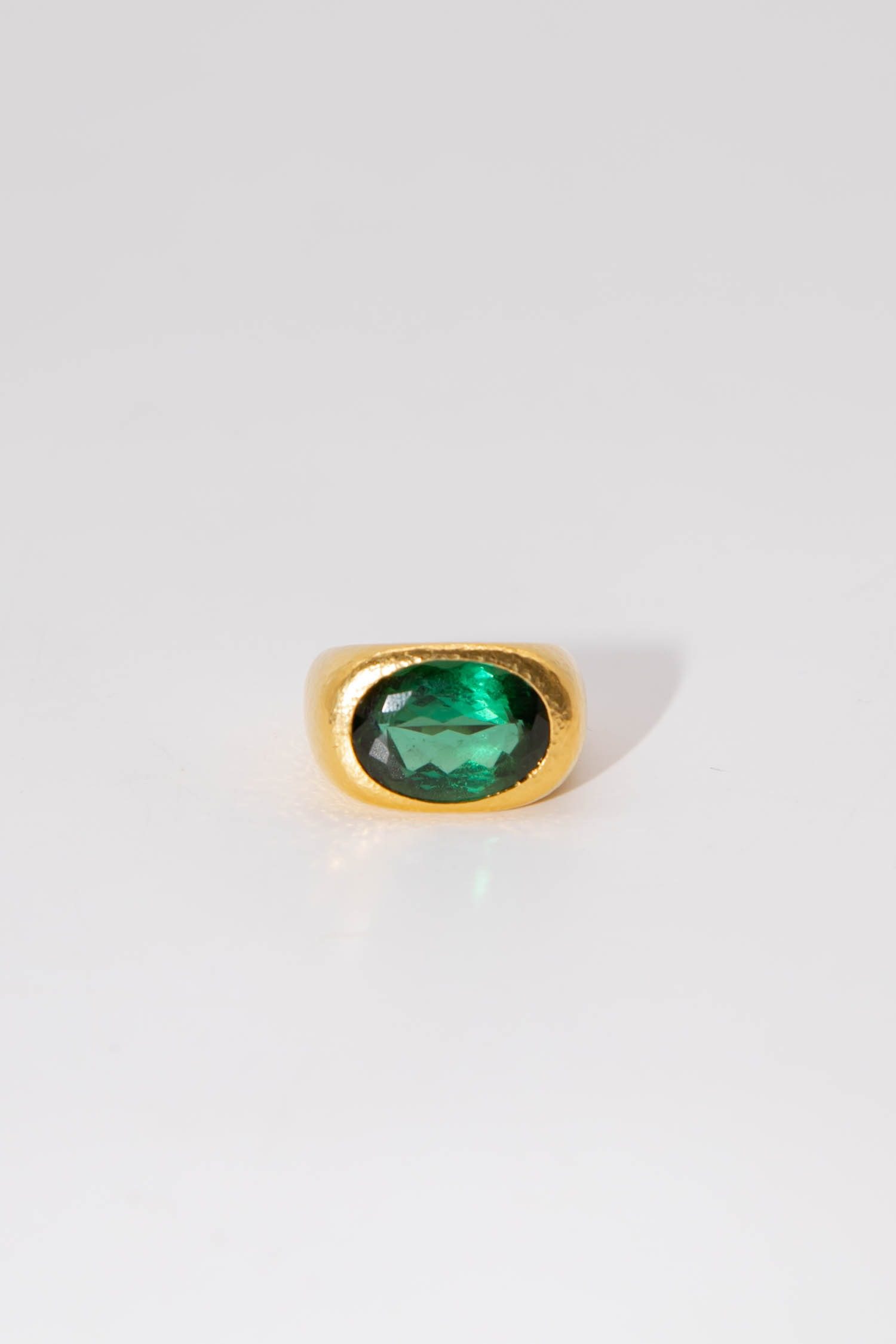 Thumbnail of http://Colleen%20B.%20Rosenblat%20Turmalin%20Ring%20in%20Dunkelgrün%20und%20Gold