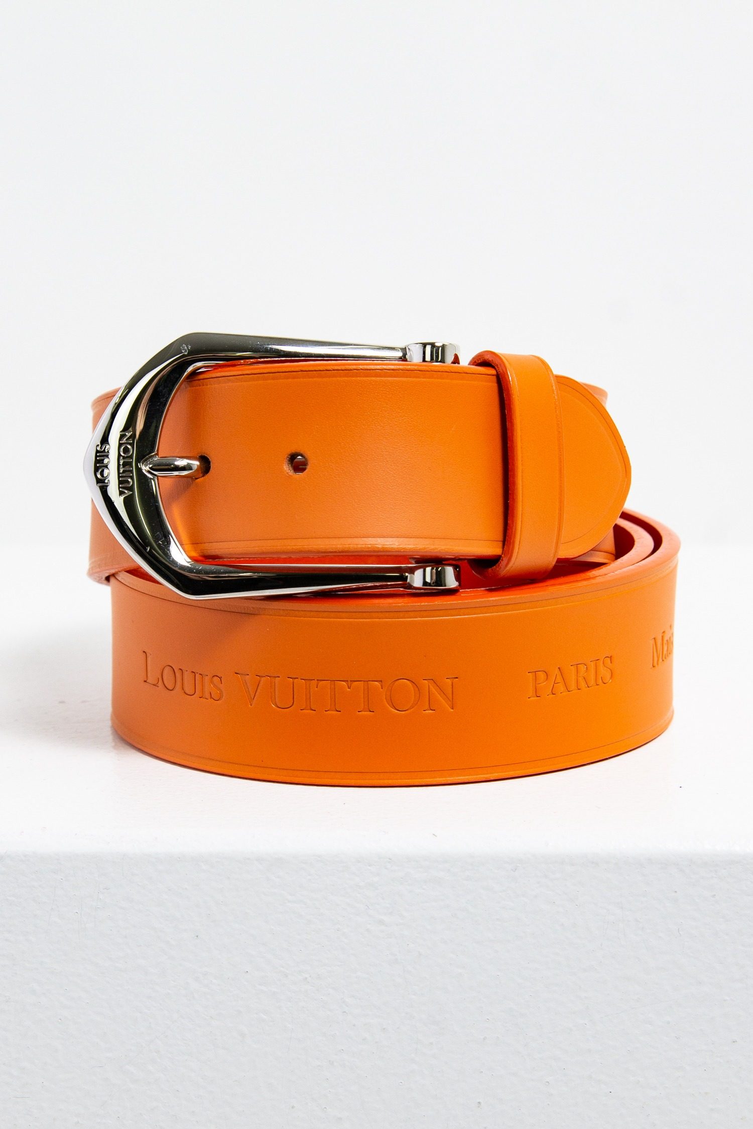 Louis Vuitton Ledergürtel mit Prägung in orange