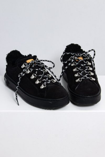 Louis Vuitton "Time Out" Sneakers mit Lammfell in schwarz
