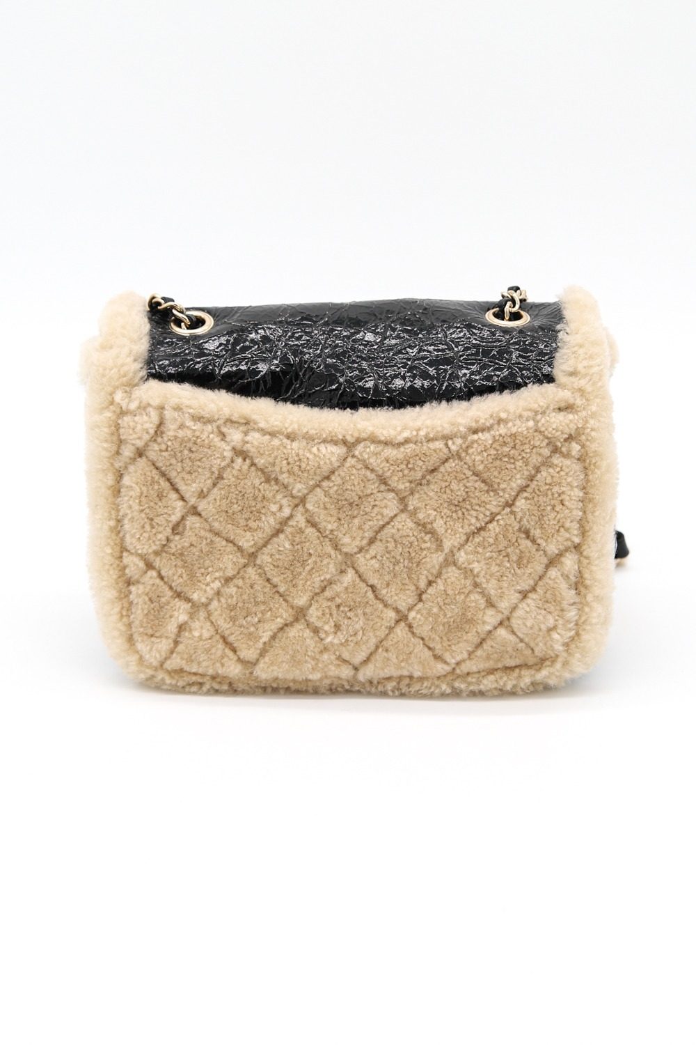 Thumbnail of http://Chanel%20CC%20Mania%20Umhängetasche%20mit%20Shearling