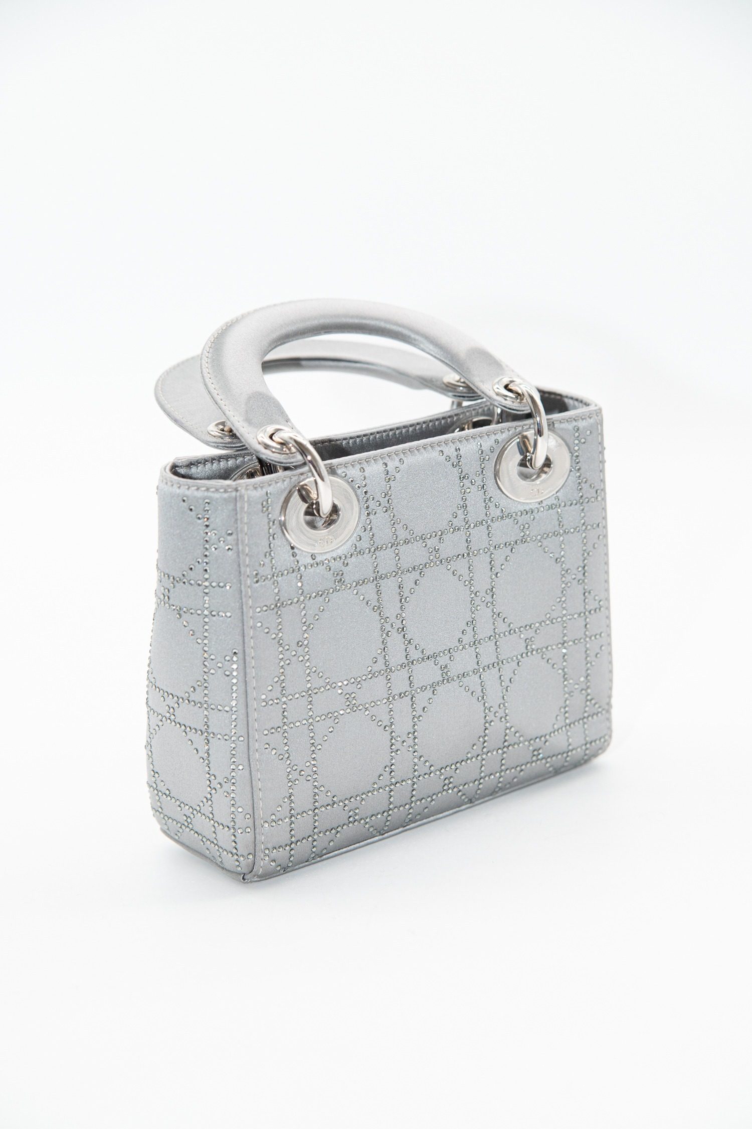 Thumbnail of http://Dior%20„Mini%20Satin%20Cannage%20Lady%20Dior“%20Handtasche%20mit%20Strass%20in%20Grau
