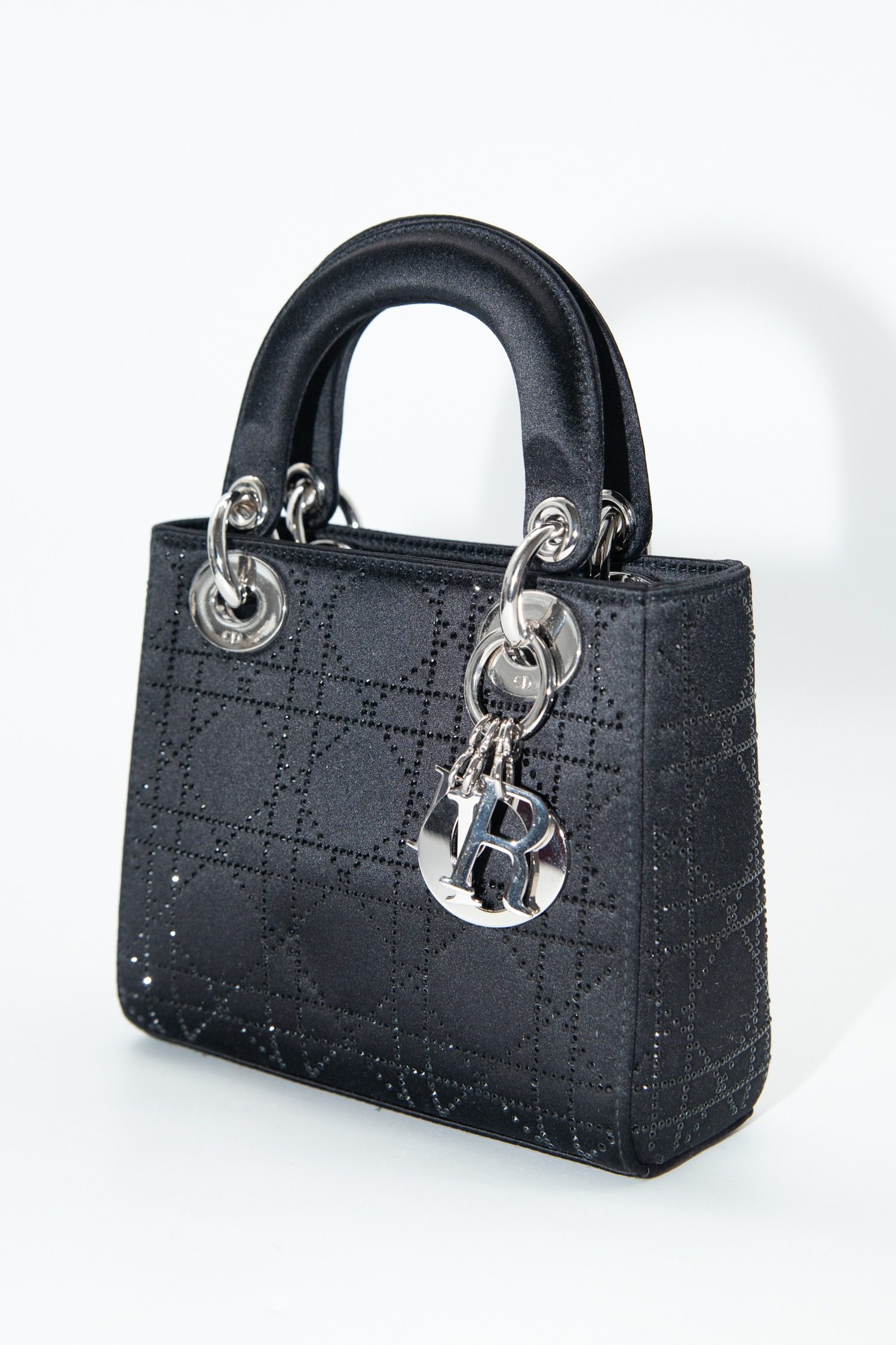 Thumbnail of http://Dior%20„Mini%20Satin%20Cannage%20Lady%20Dior“%20Handtasche%20Strass%20in%20Schwarz