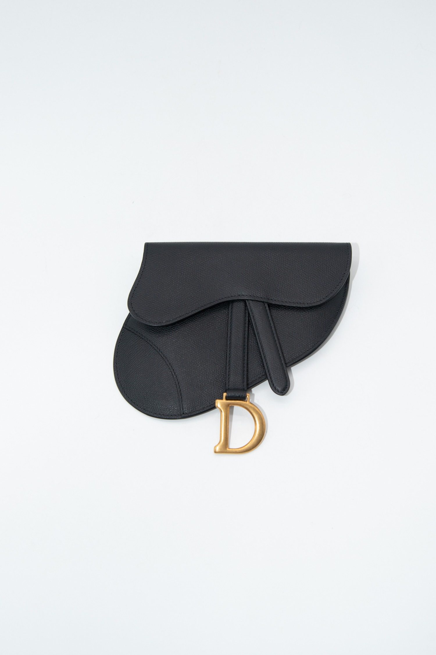 Thumbnail of http://Dior%20Saddle%20Pouch%20kleine%20Tasche%20in%20Schwarz