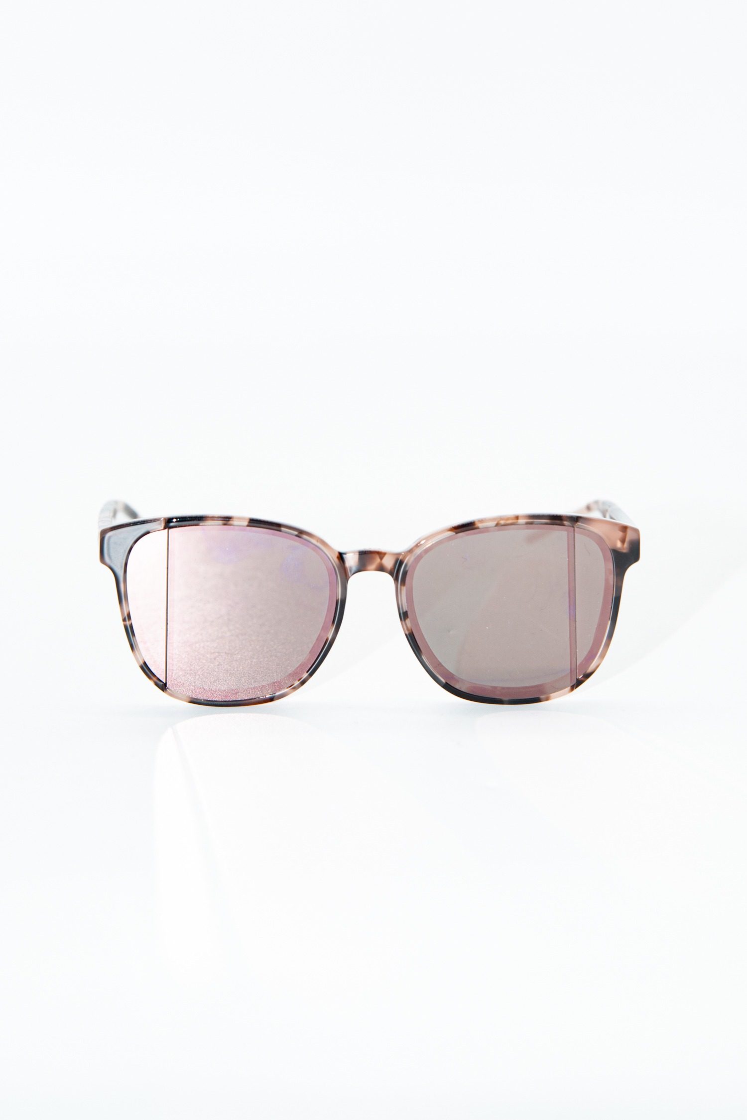 Thumbnail of http://Dior%20Step%20Sonnenbrille%20in%20Havanna%20braun-meliert