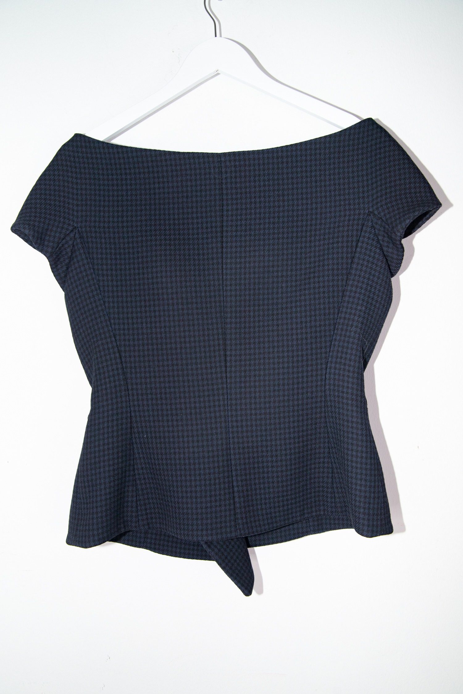 Thumbnail of http://Christian%20Dior%20Vintage%20Jacke%20in%20Schwarz%20und%20Dunkelblau