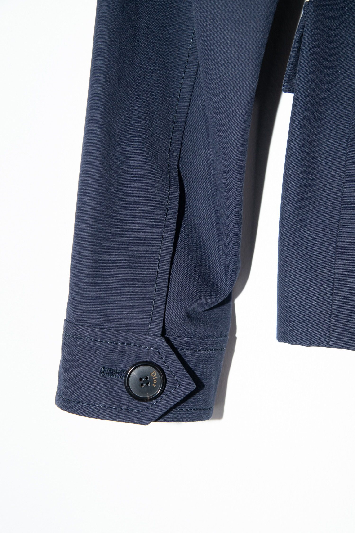 Thumbnail of http://Christian%20Dior%20Safarijacke%20mit%20Gürtel%20aus%20Baumwolle%20in%20Dunkelblau